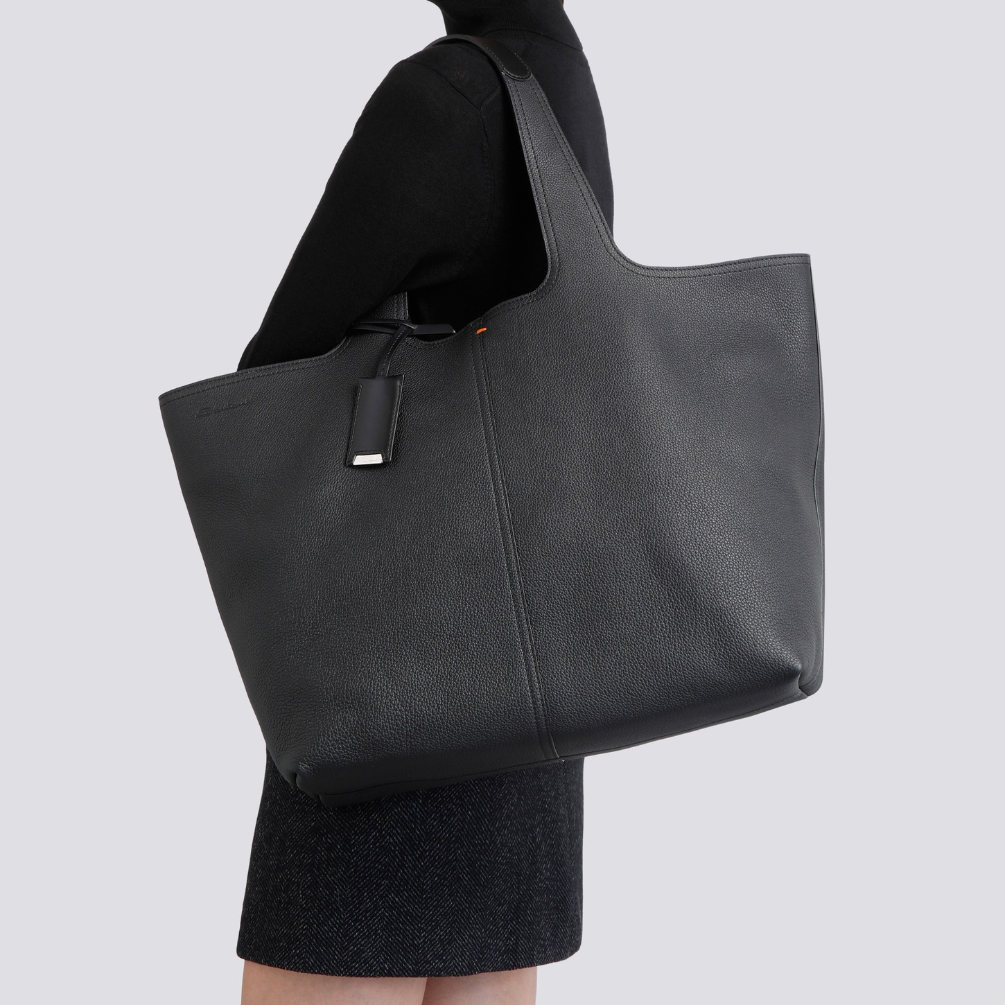 Black tumbled leather shoulder bag - 2