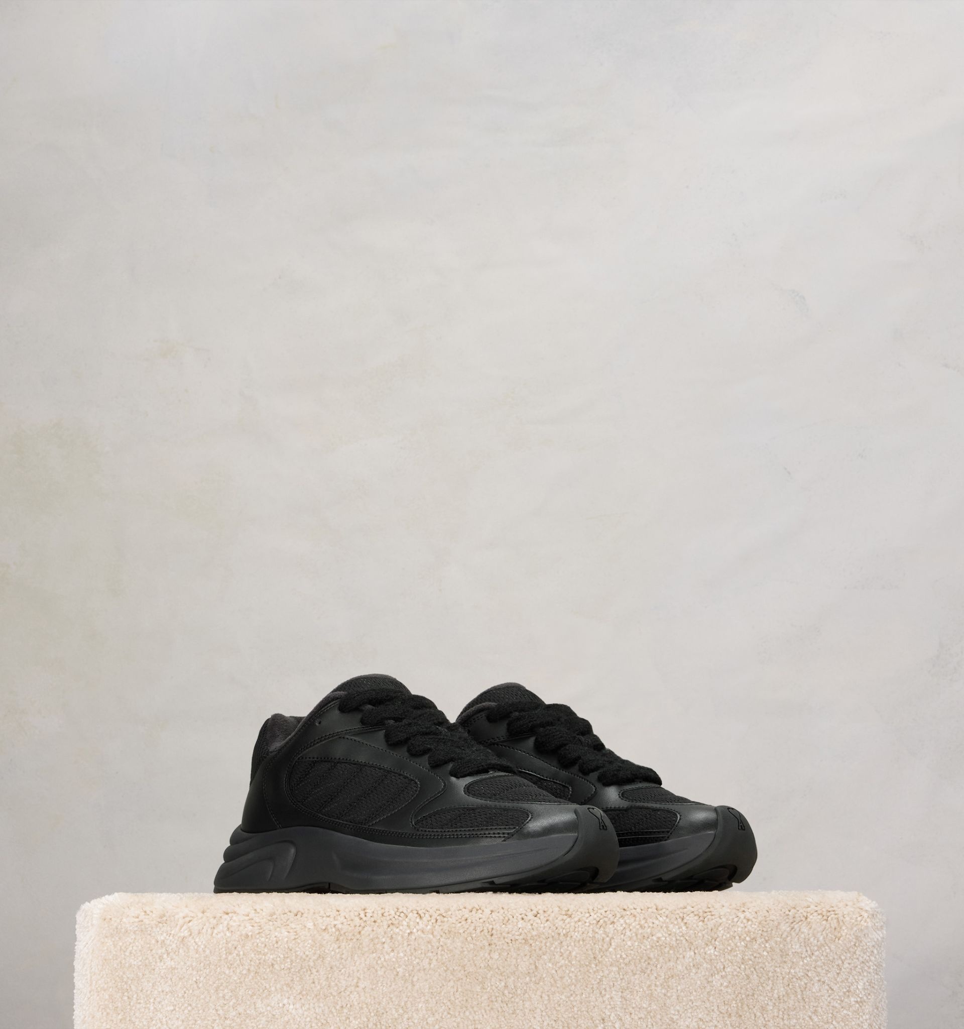 AMI Paris Low Top Ami Sn2023 Sneakers | REVERSIBLE