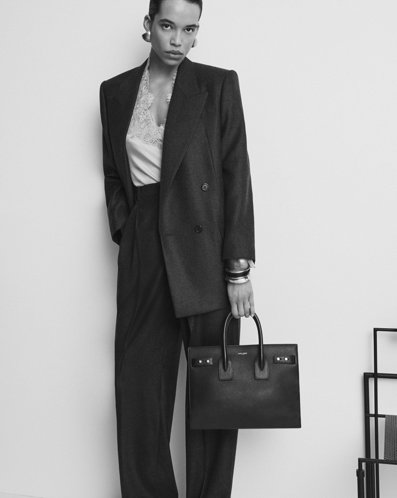 SAINT LAURENT SAC DE JOUR SMALL IN SUPPLE GRAINED LEATHER outlook