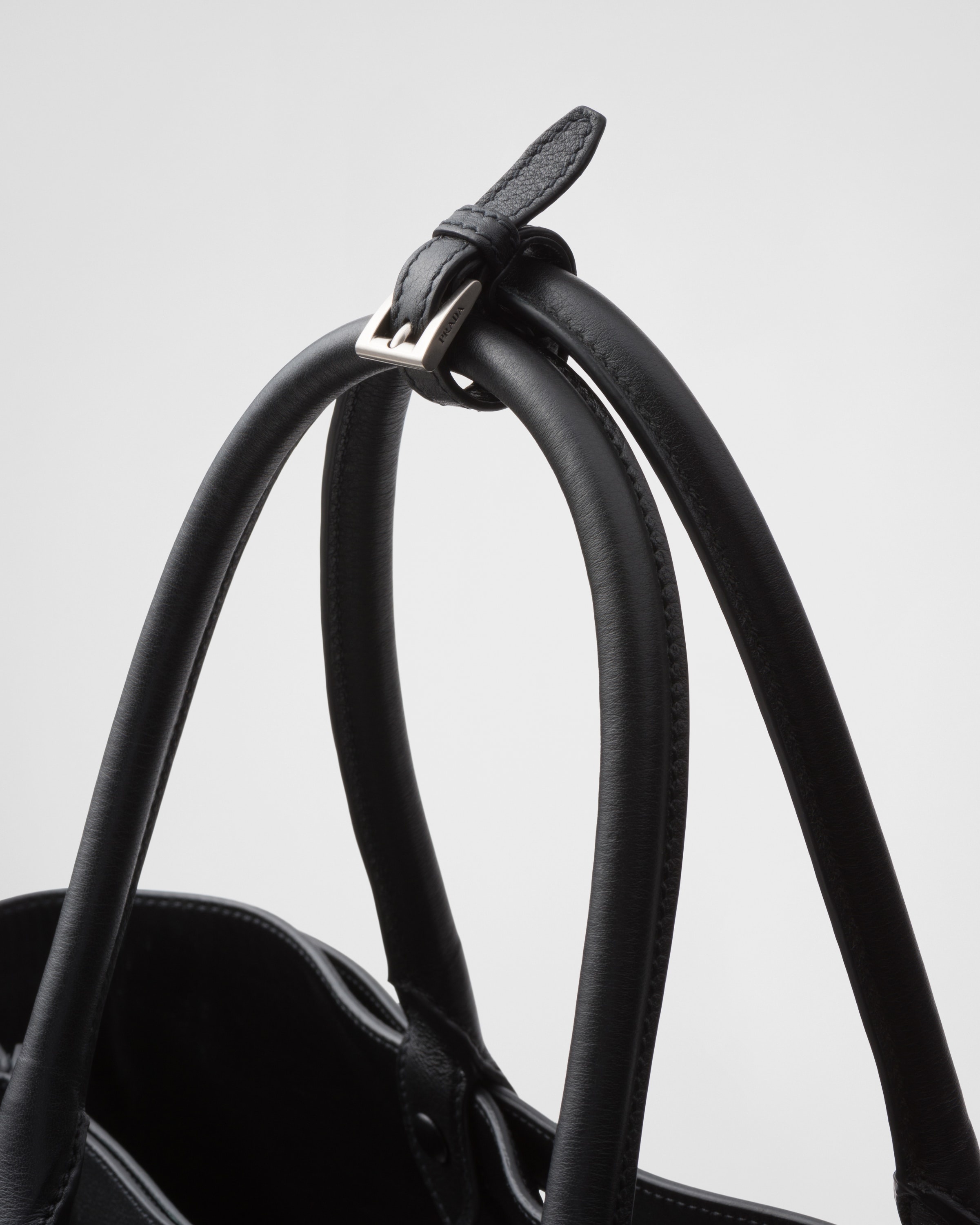 Prada Buckle leather handbag with double belt - 5