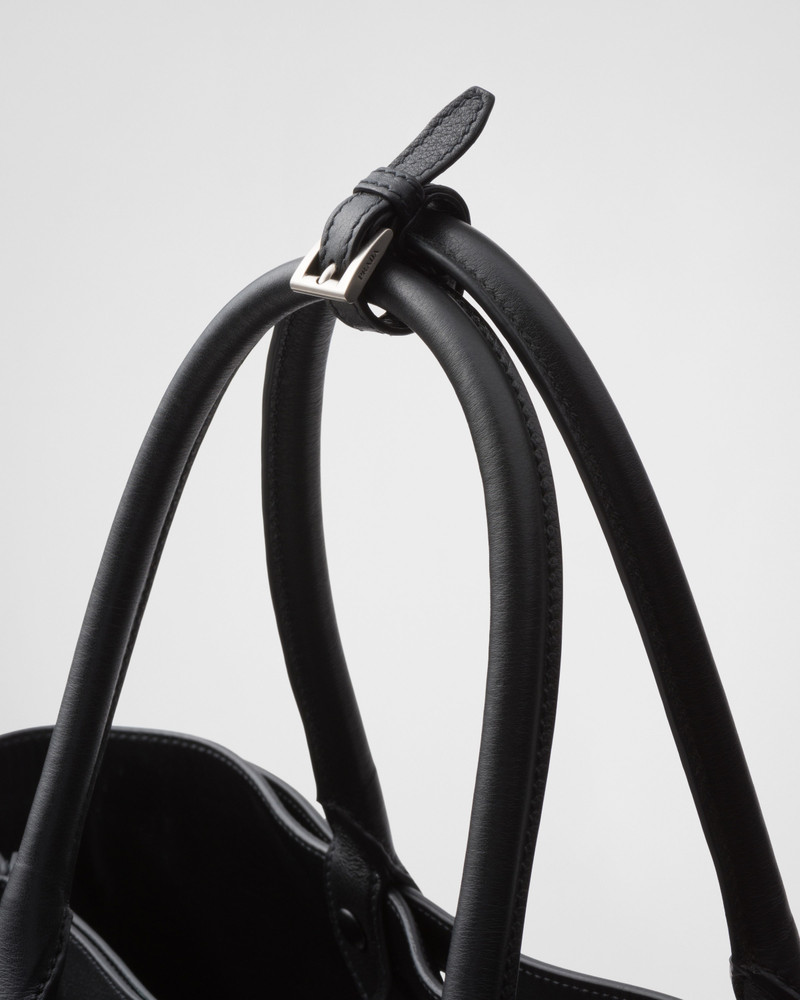 Prada Buckle 가죽 핸드백 6