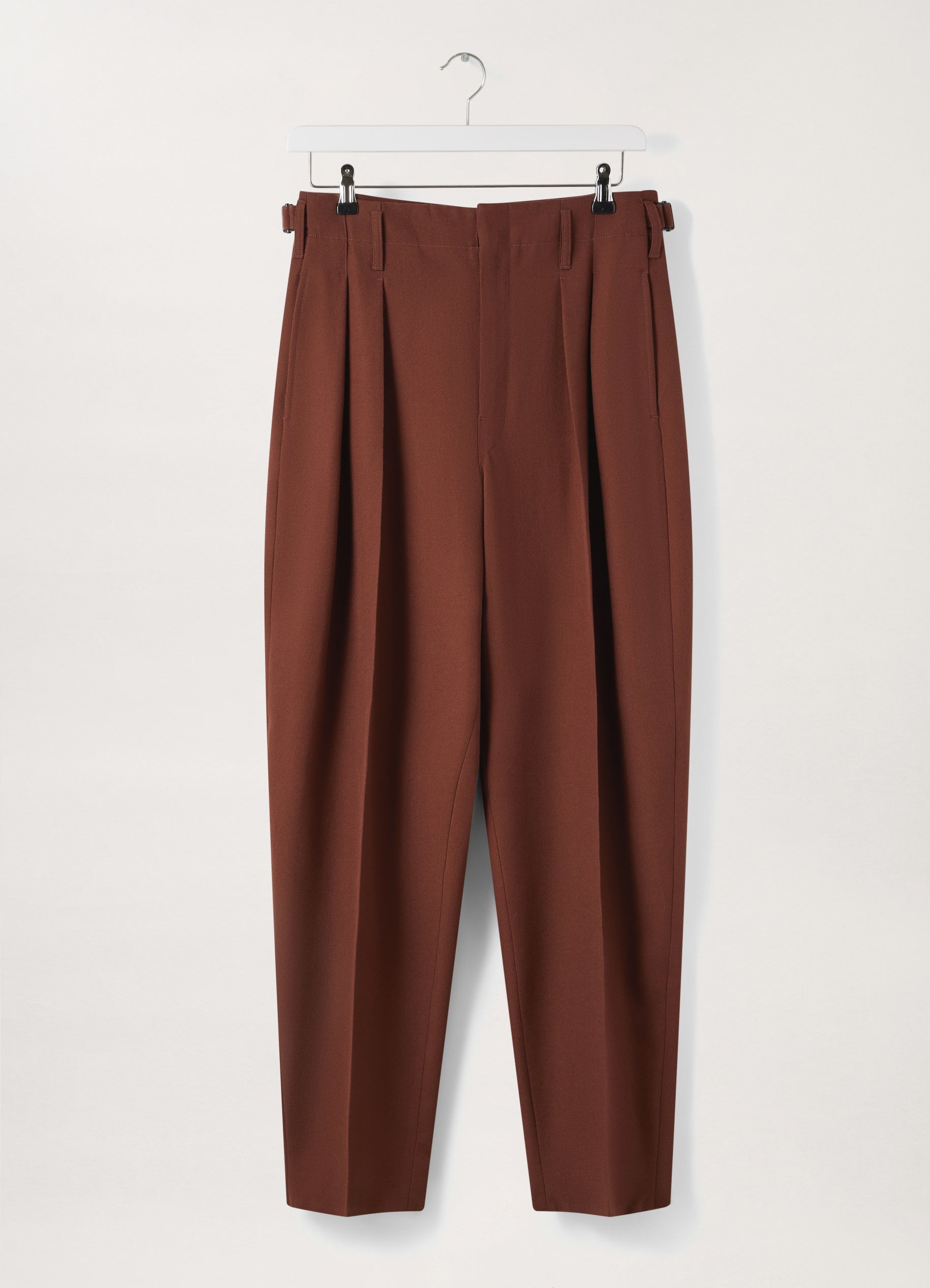 PLEATED TAPERED PANTS
WOOL GABARDINE - 1