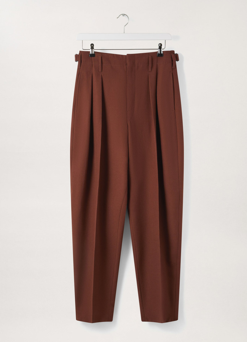 PLEATED TAPERED PANTS
WOOL GABARDINE 1