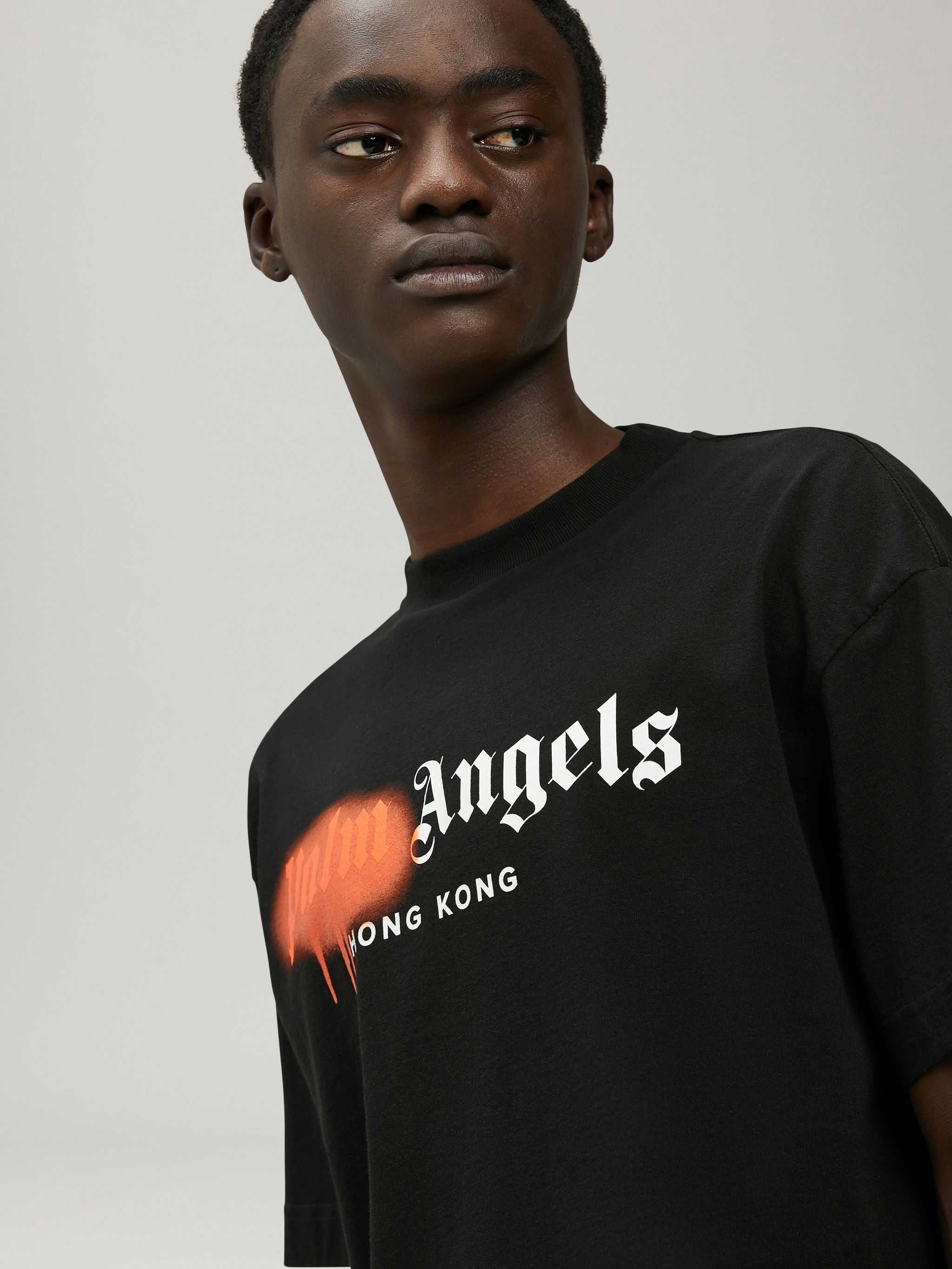【関税＆送料込み】Palm Angels T-Shirt Palm Angels logo-print Cotton T-shirt | Black | FARFETCH GE