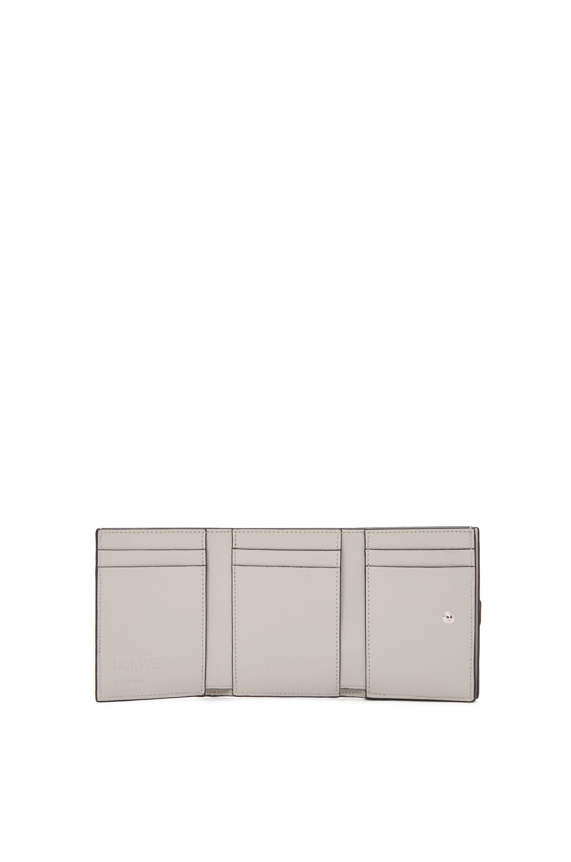 Trifold wallet in soft grained calfskin - 2
