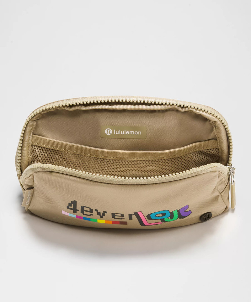 Everywhere Belt Bag with Long Strap 1L *Pride 5
