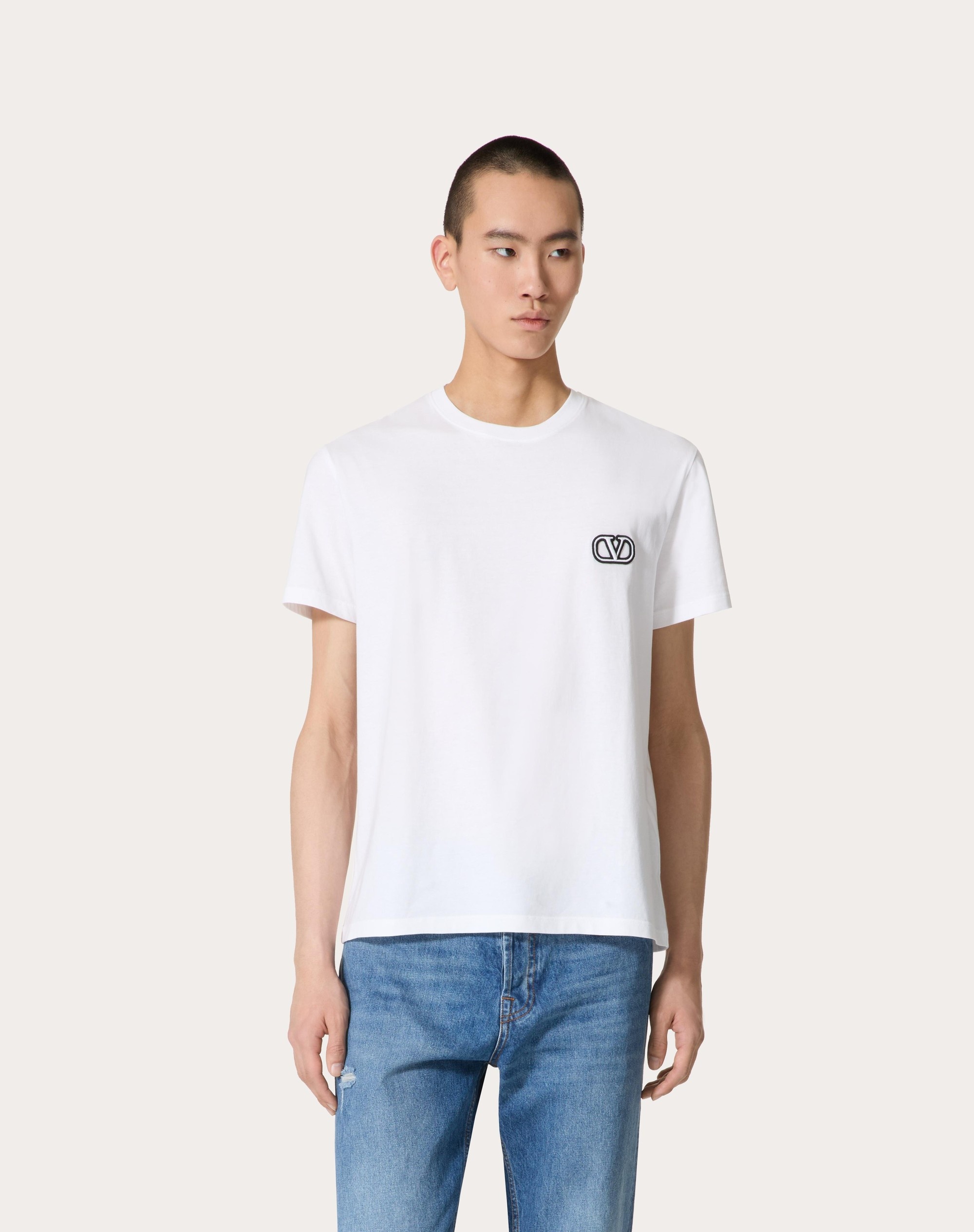 Tシャツ・カットソー VALENTINO T-SHIRT WITH SIGNATURE VLOGO (7V3MG10VAQ8 157) Valentino COTTON T-SHIRT WITH VLOGO SIGNATURE PATCH | REVERSIBLE