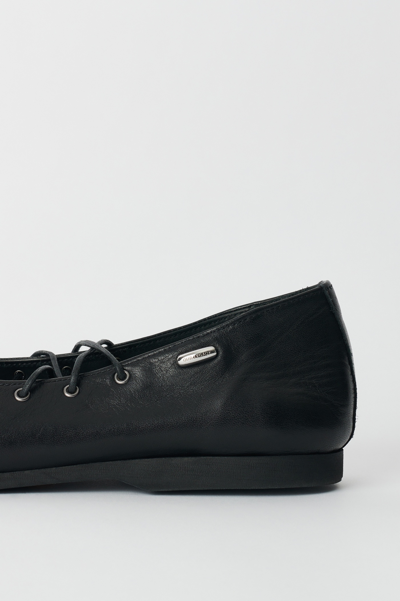 Laced Slip In Malleable Black Bull Hide - 3