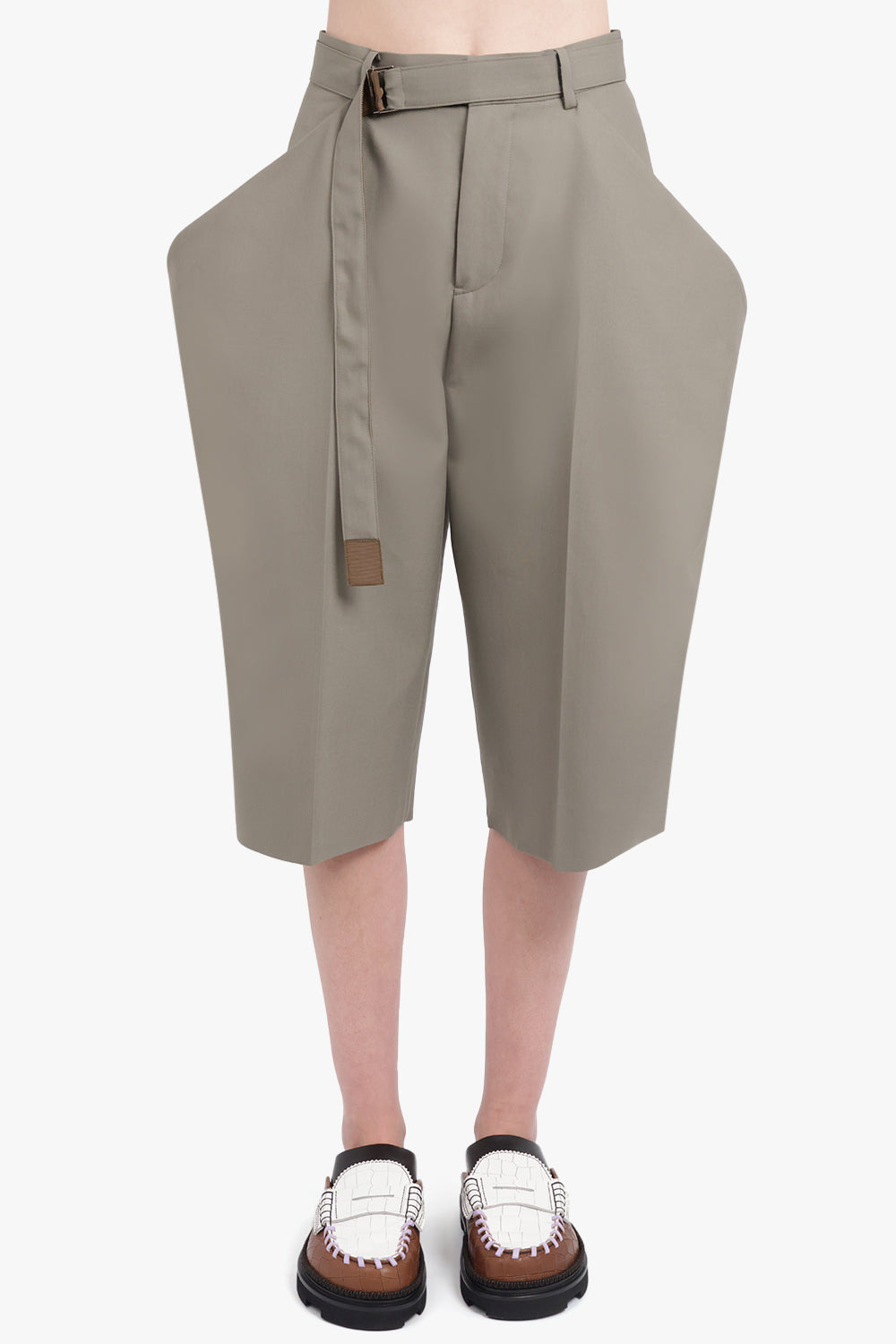 EXAGGERATED POCKET DETAIL CROP PANT | TAUPE - 3