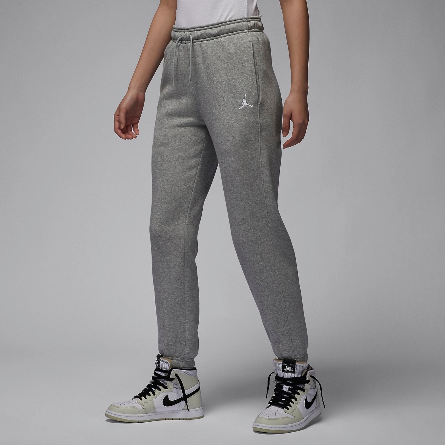 (WMNS) Air Jordan Brooklyn Fleece Sweatpants 'Grey' FN4495-063 - 2