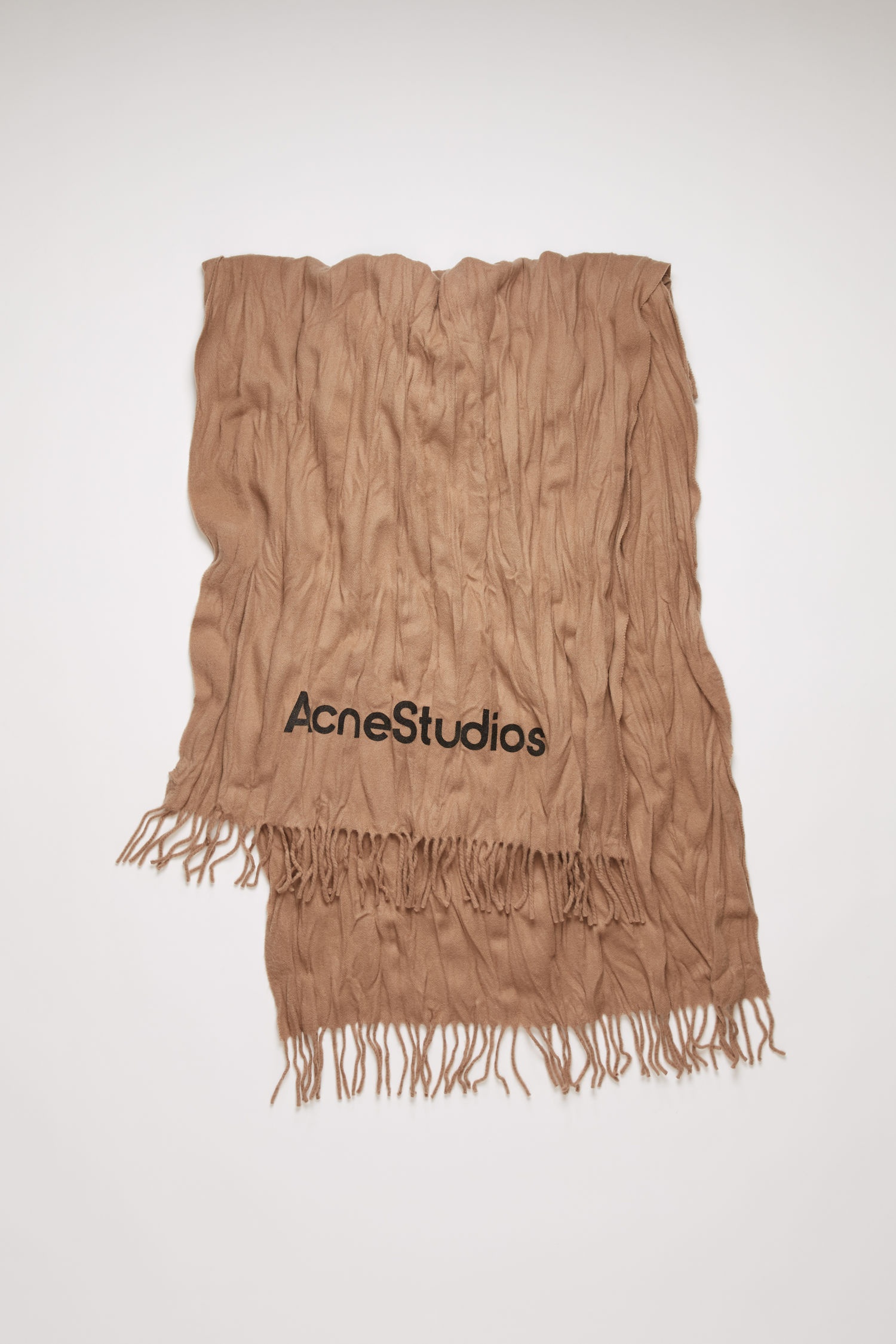 Crinkled wool scarf caramel brown - 1