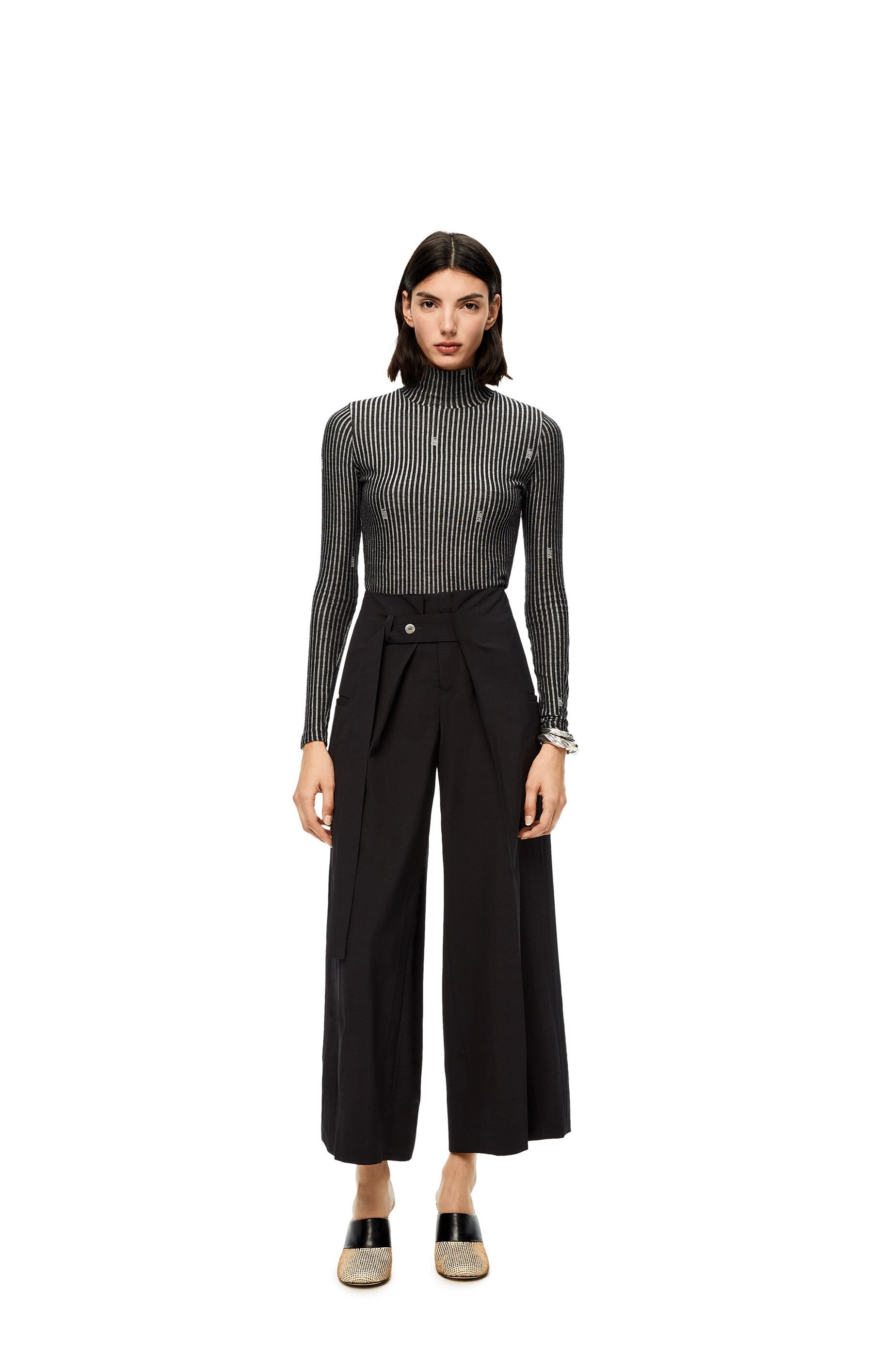 Cropped belted trousers in wool - 2