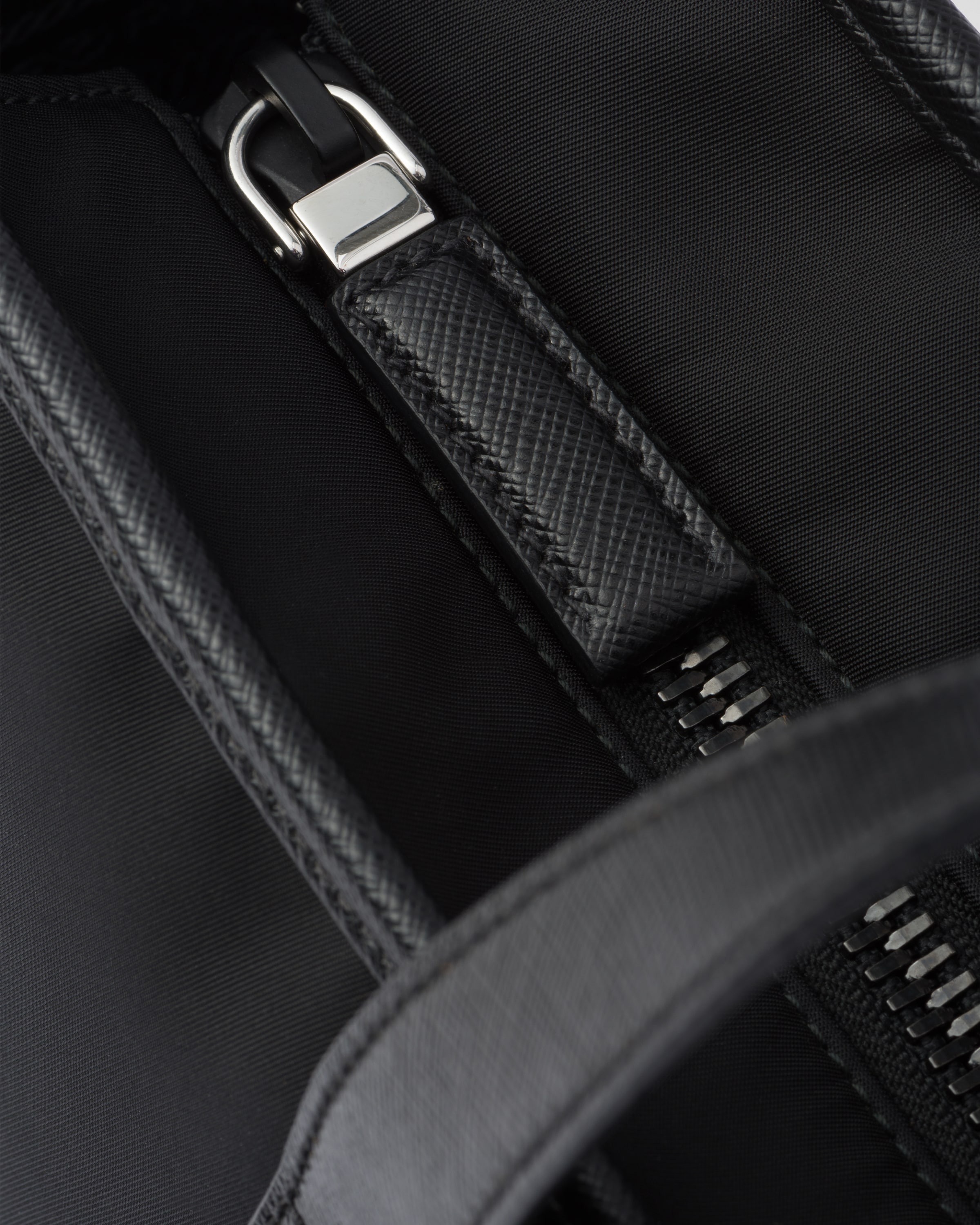 Re-Nylon and Saffiano leather tote bag - 5