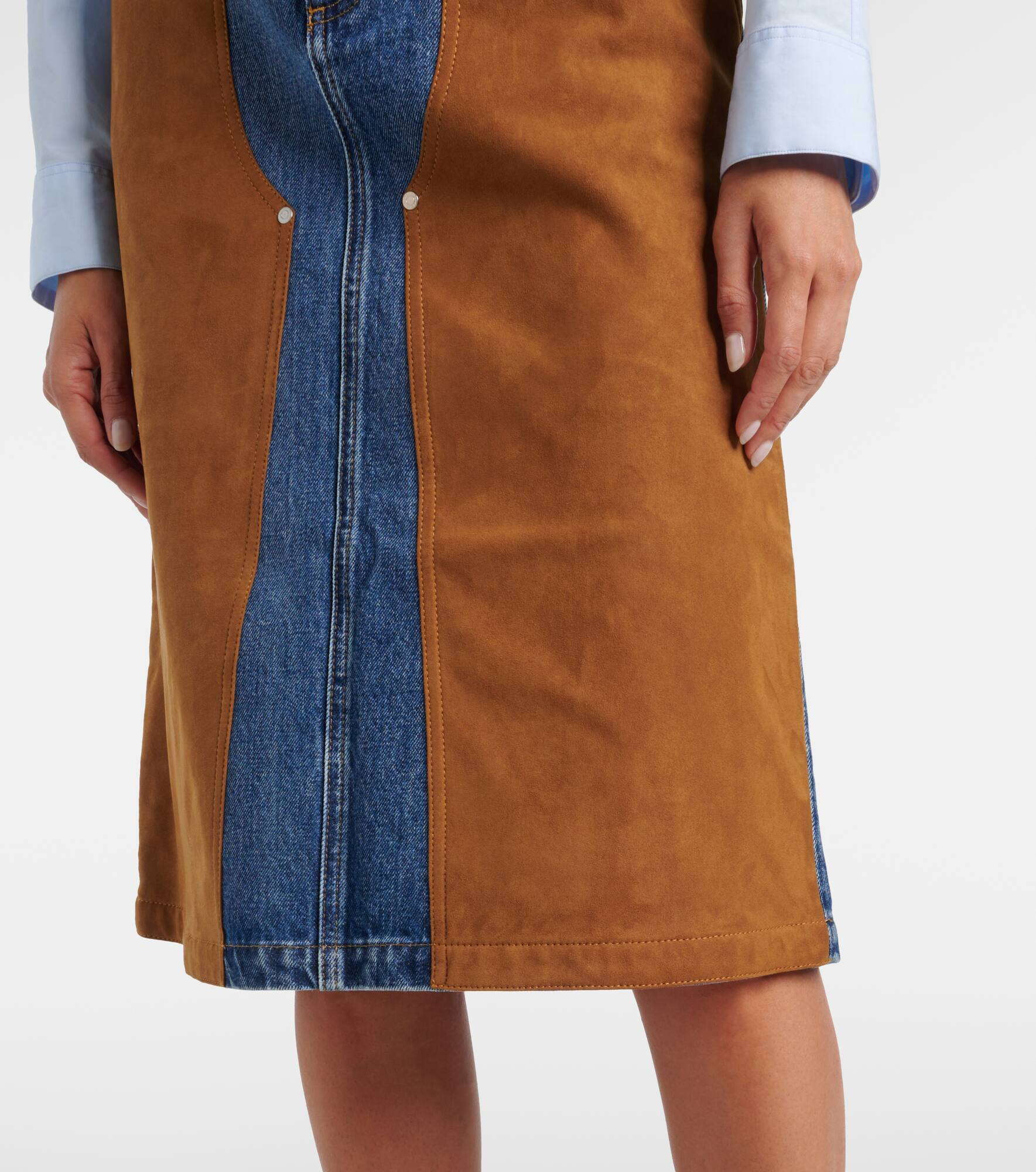 Faux suede-trimmed denim midi skirt - 5