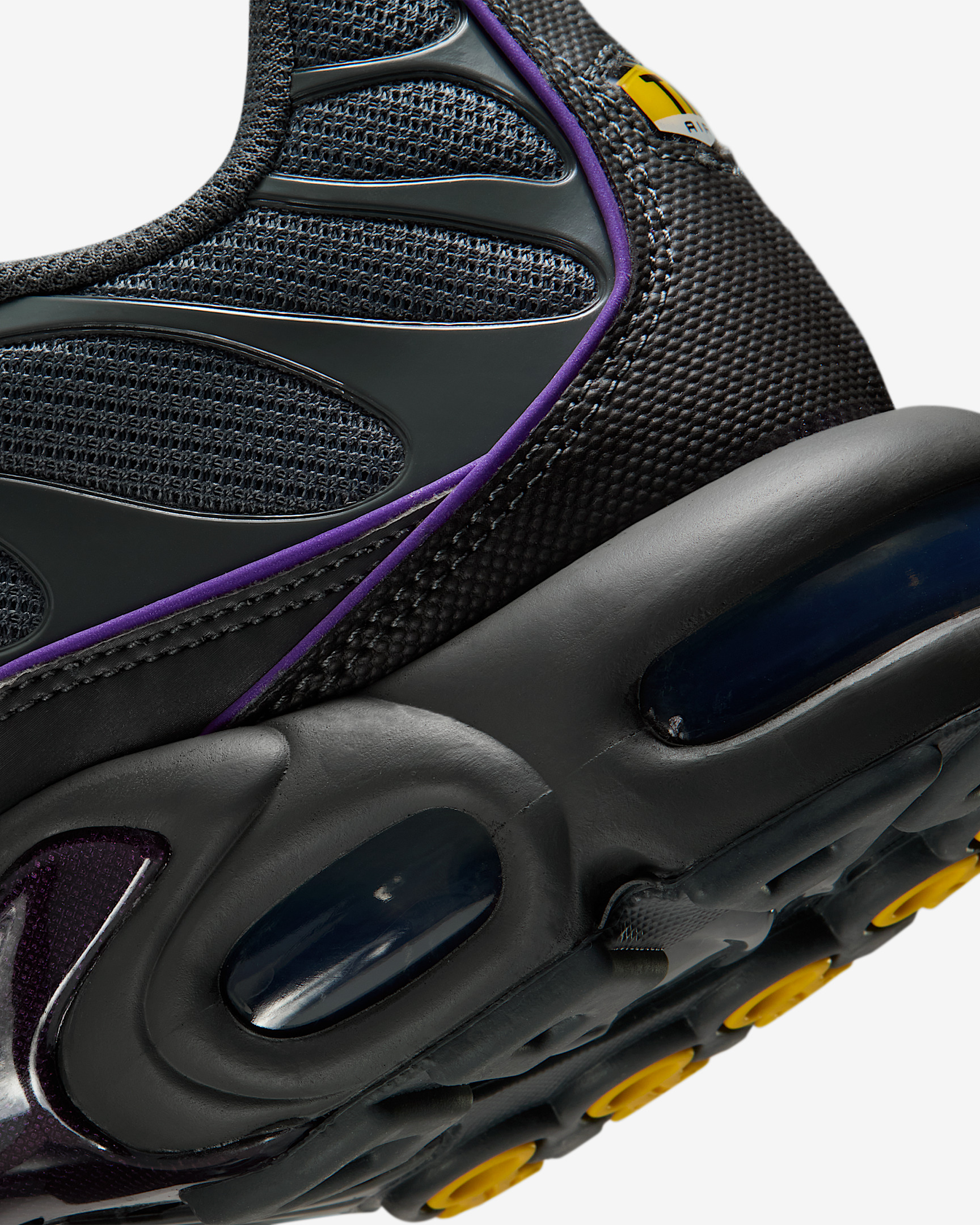 Nike Air Max Plus OG Men's Shoes with Reflective Accents - 8