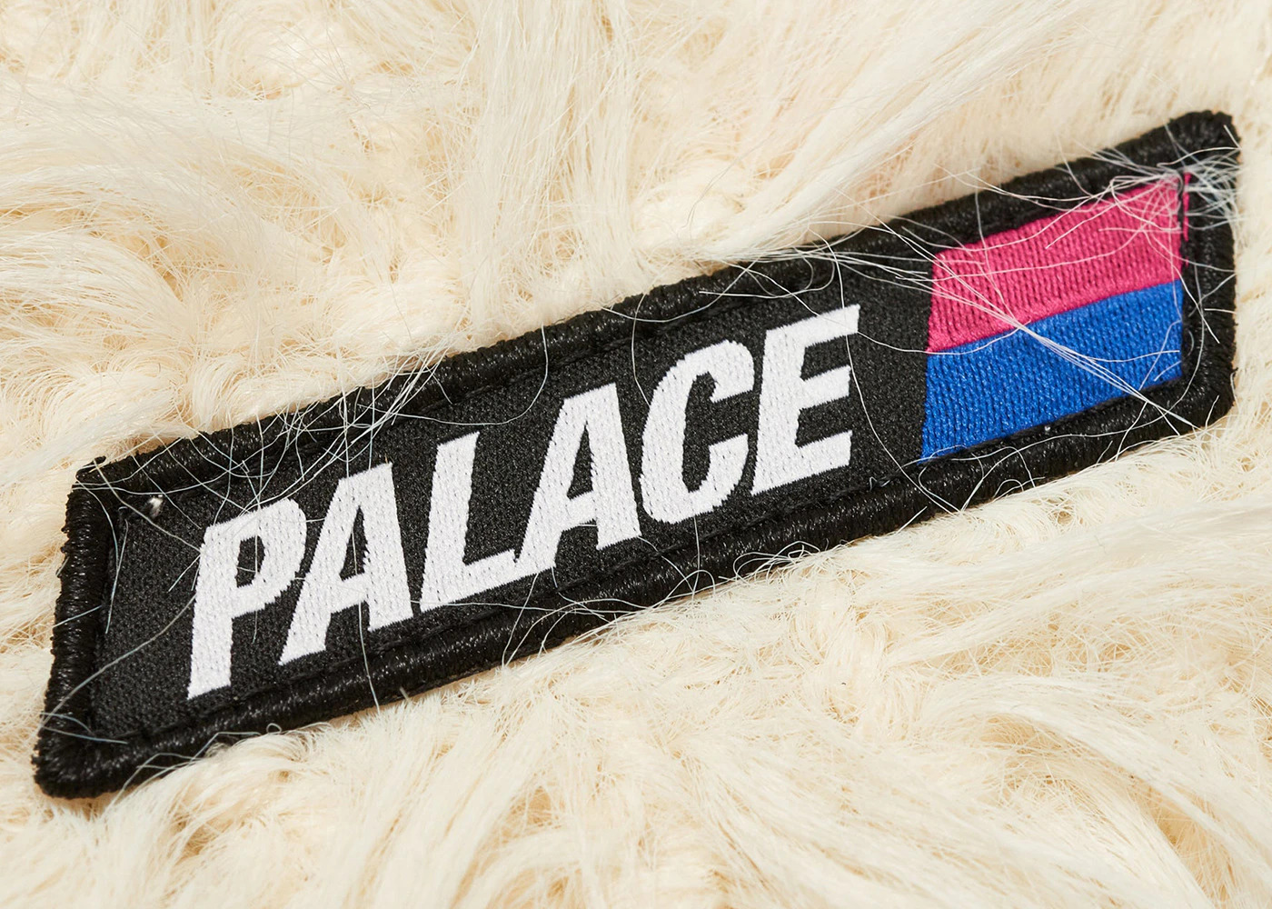 Palace Yeti Beanie Soft White - 3