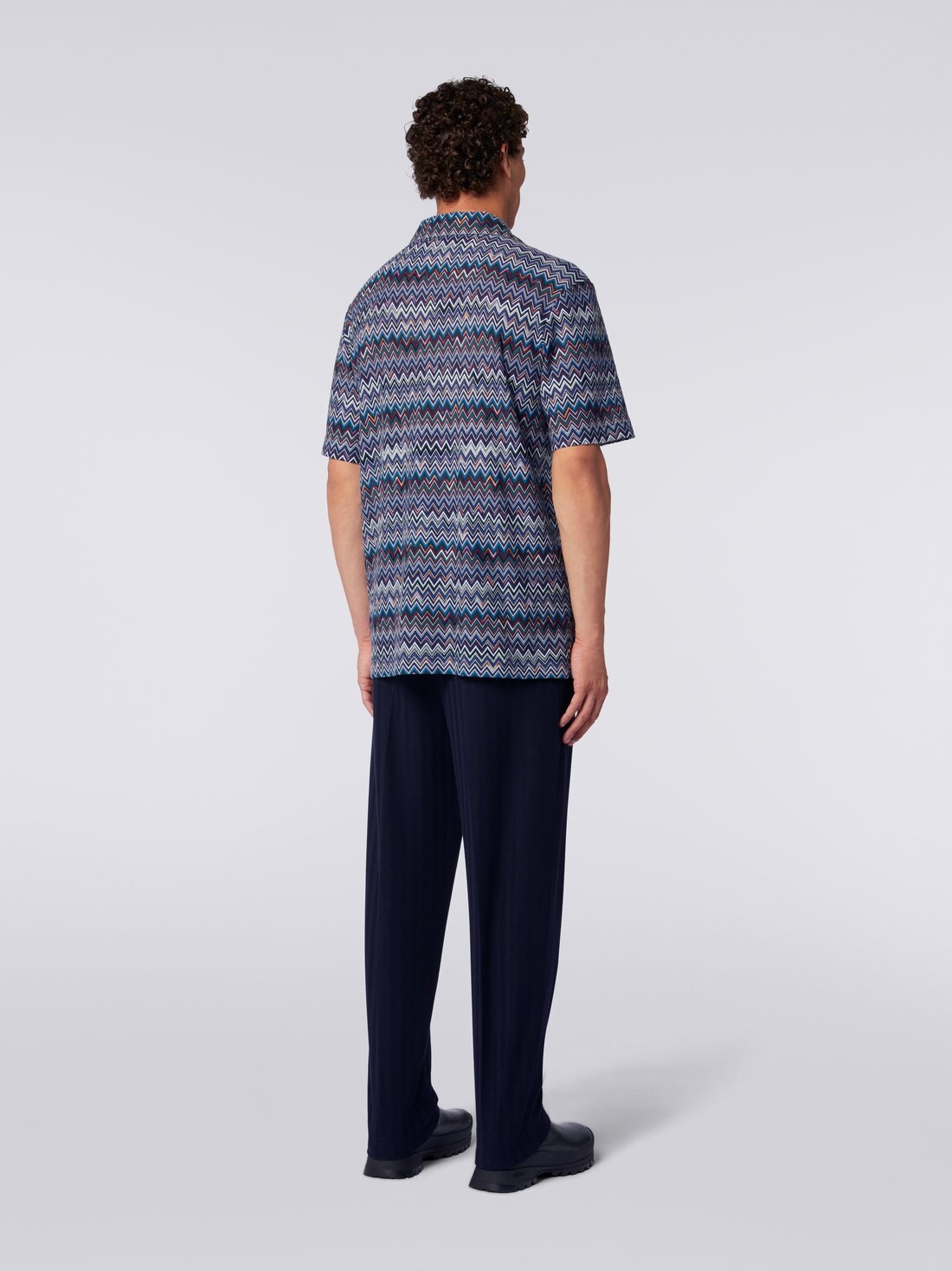 Short-sleeved bowling shirt in zigzag cotton and viscose - 4