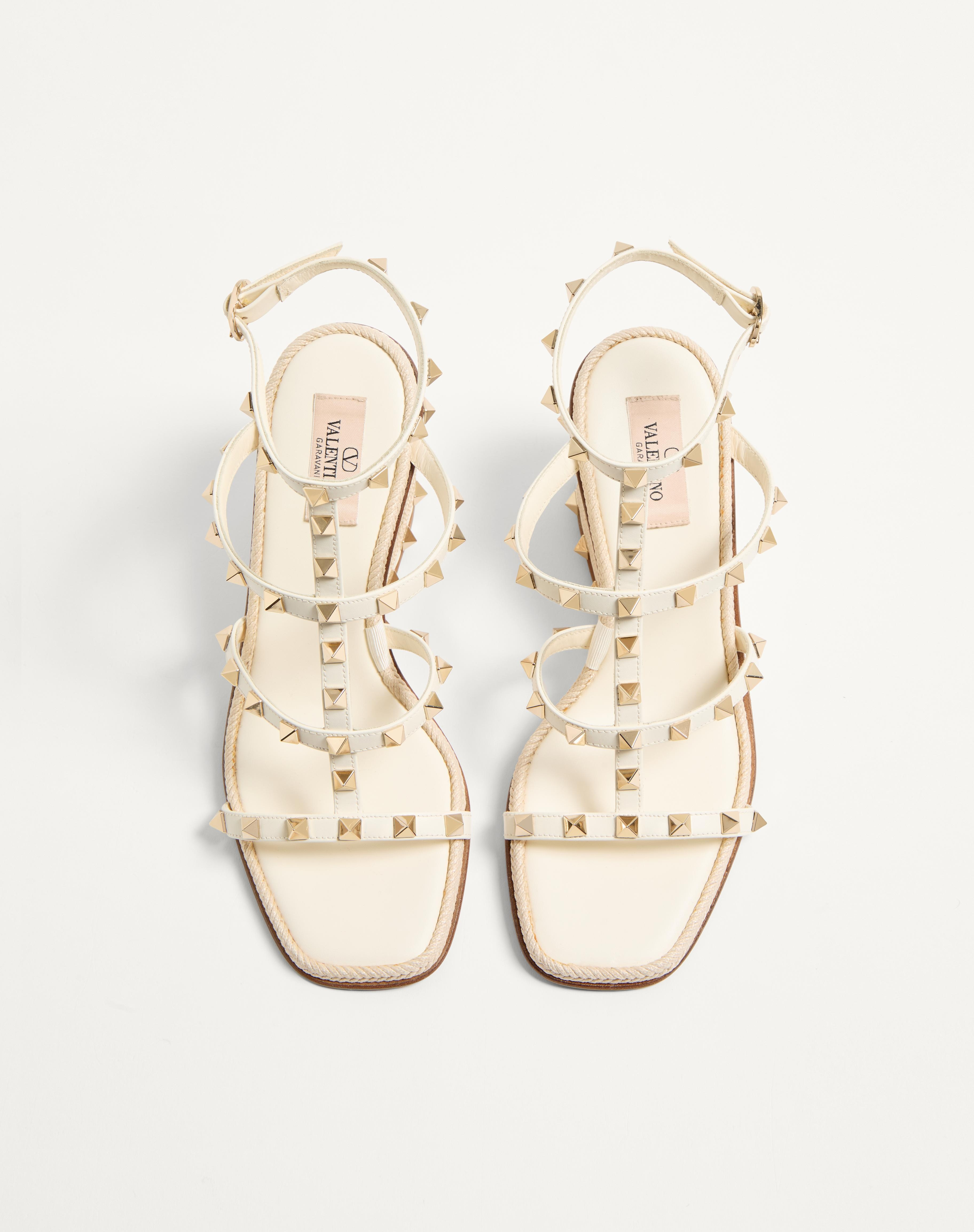 ROCKSTUD WEDGE SANDAL IN CALFSKIN WITH CORNELY EMBROIDERY 80MM - 4