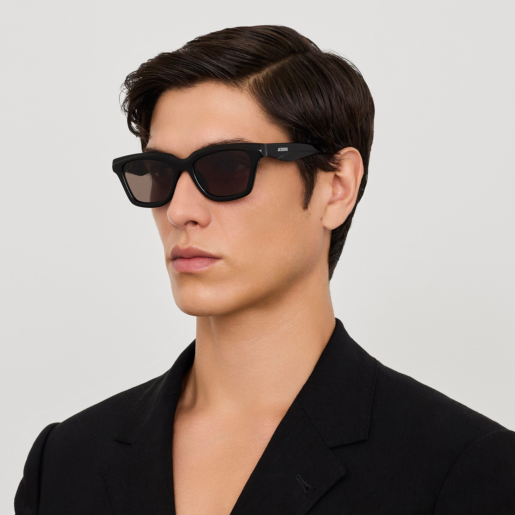 Carre Sunglasses in Black - 4