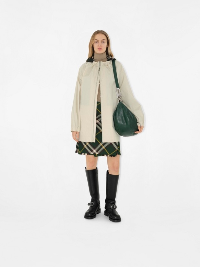 【送料込み】Burberry★80813511 Burberry Medium Knight Bag | REVERSIBLE