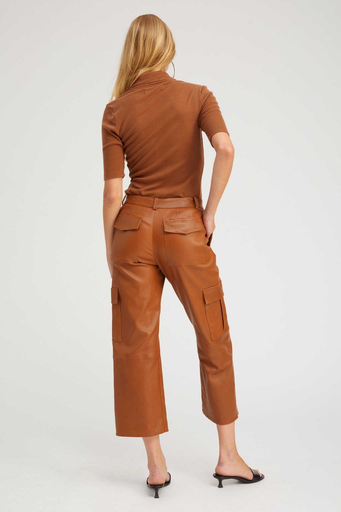 CHESTNUT LEATHER CROPPED CARGO TROUSERS - 4