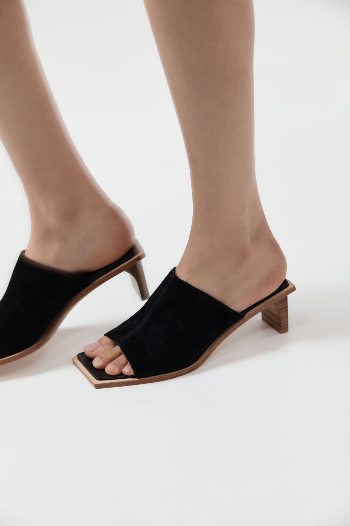 Raw Edge Heel - Black - 2