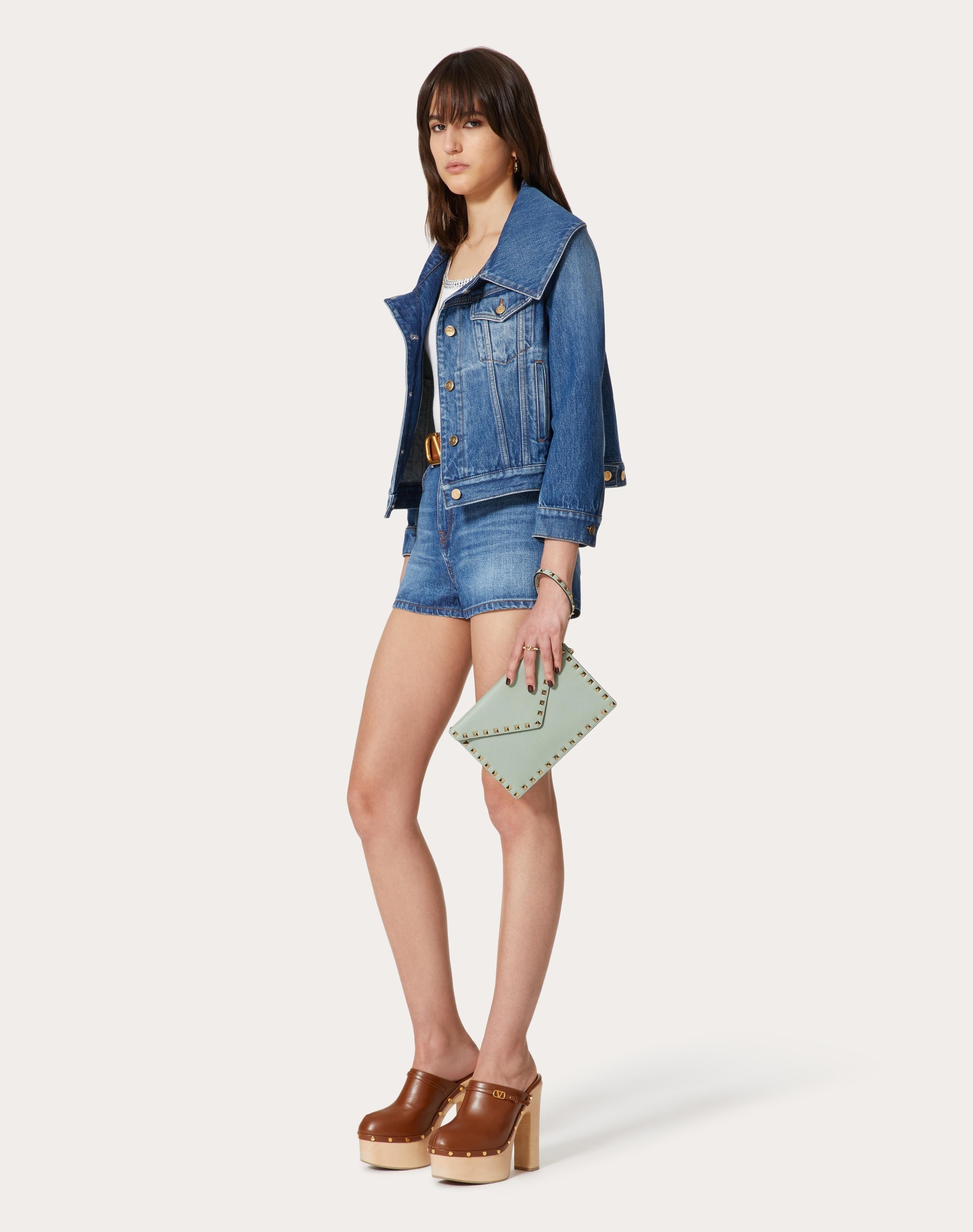 ROCKSTUD GRAINY CALFSKIN POUCH - 2