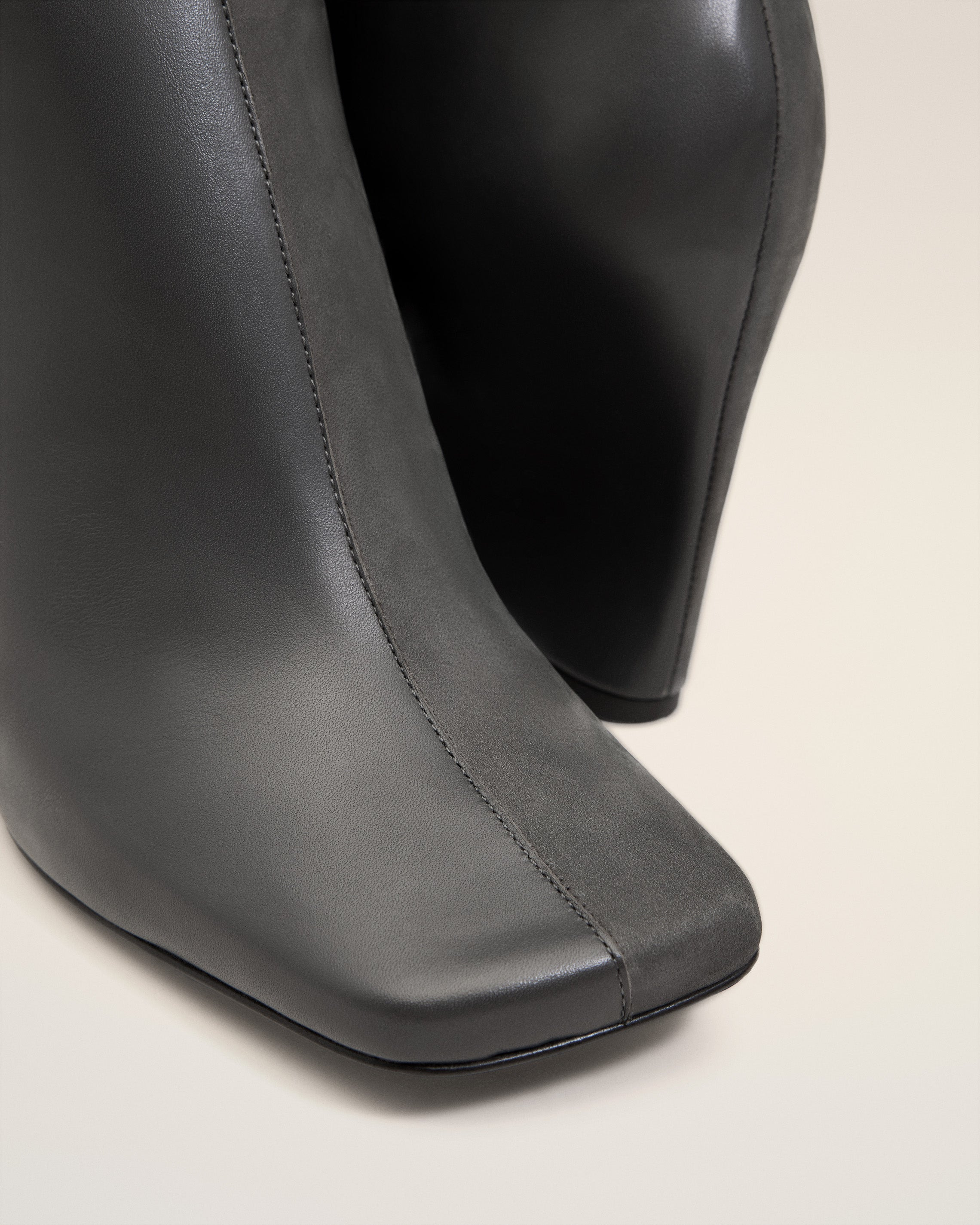 BLACK LEATHER BICOLOR ANKLE BOOTS - 5