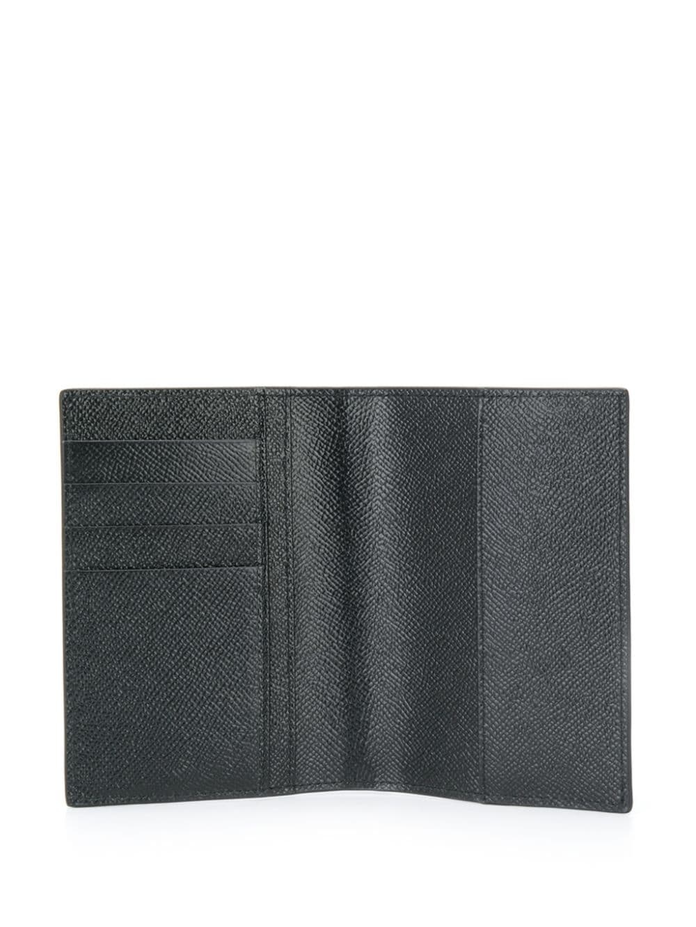 logo passport holder - 3