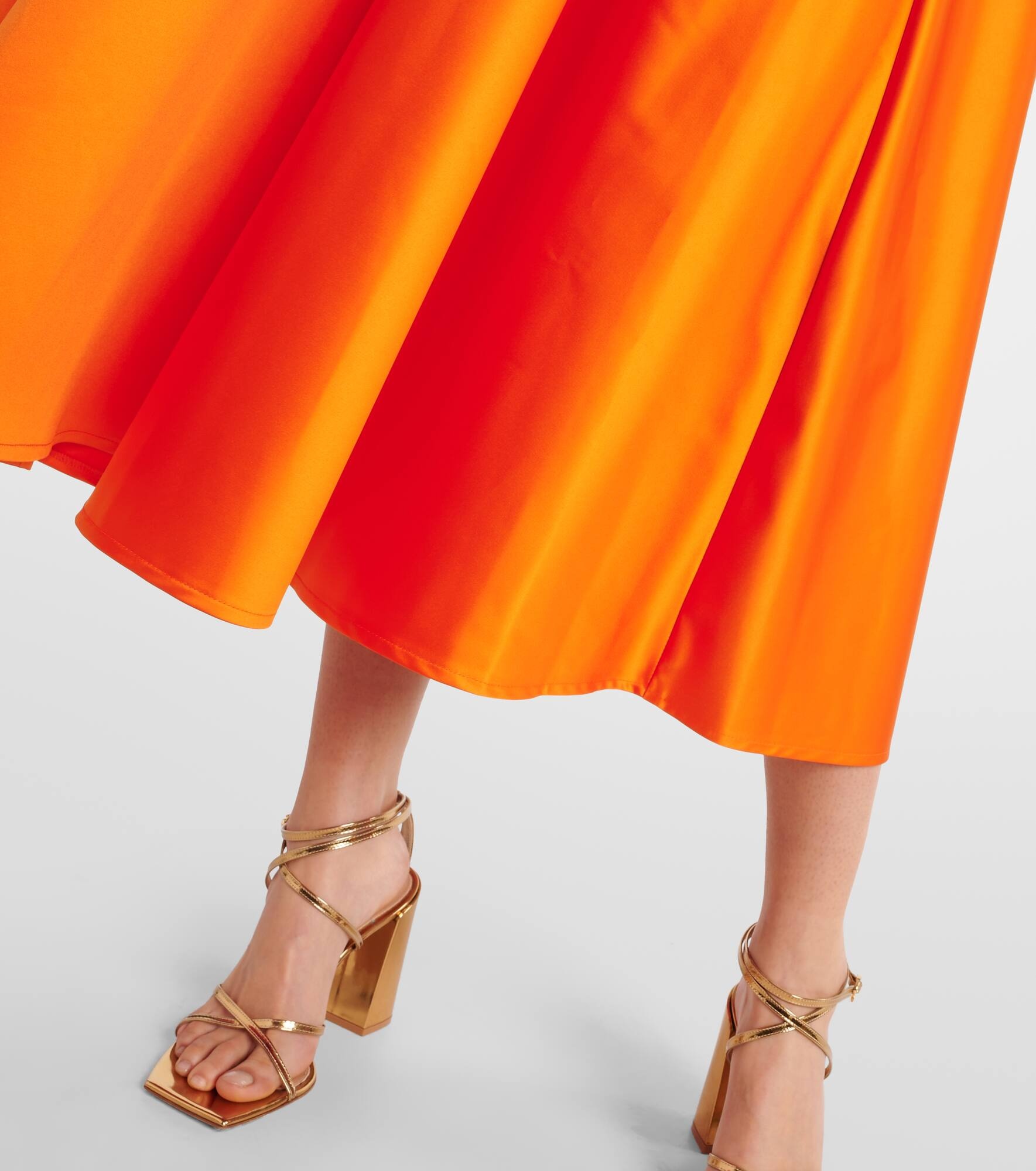 Pleated satin midi skirt - 5