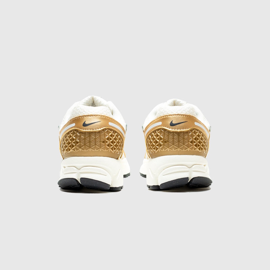 WMNS ZOOM VOMERO 5 "METALLIC GOLD" - 4