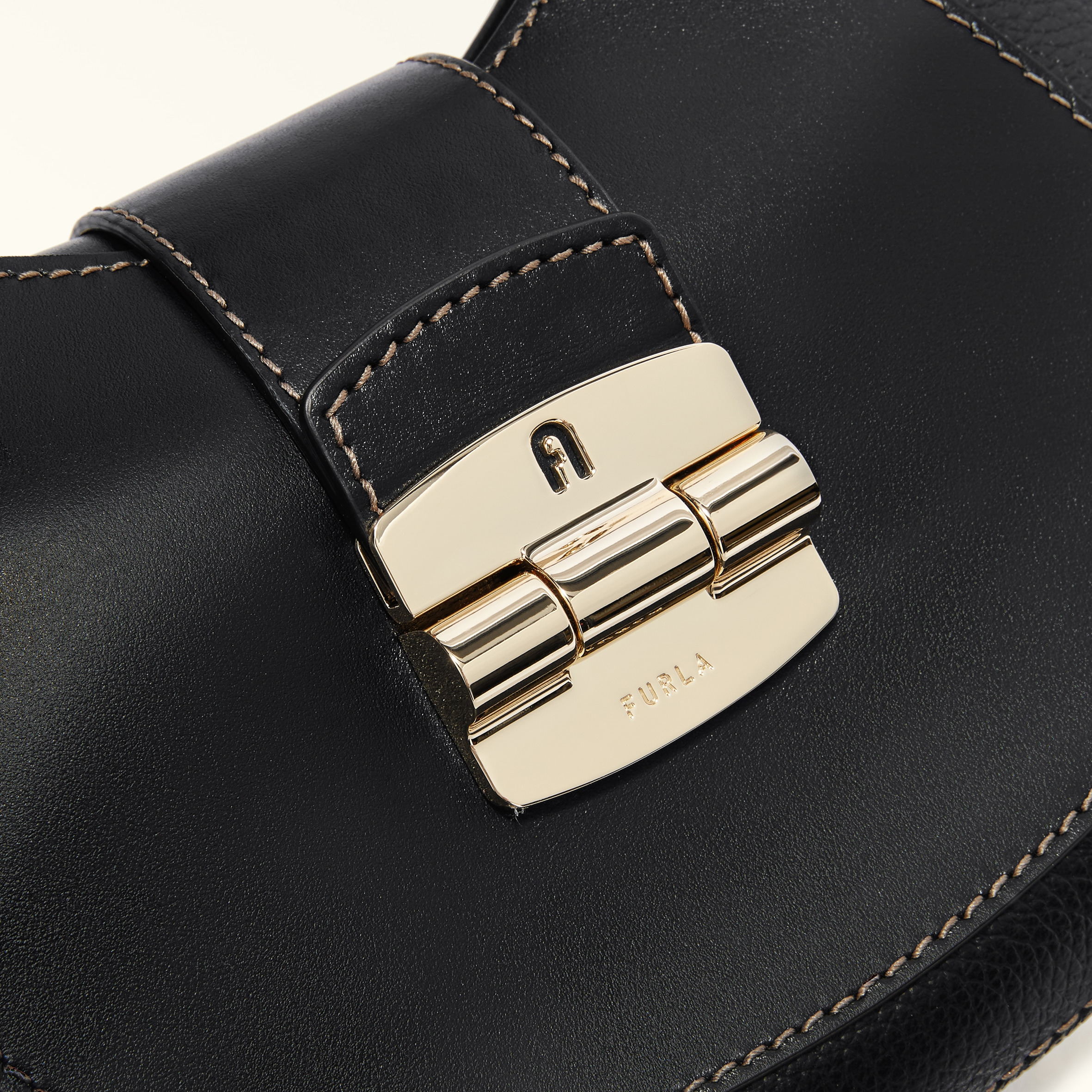 Furla Club 2 4