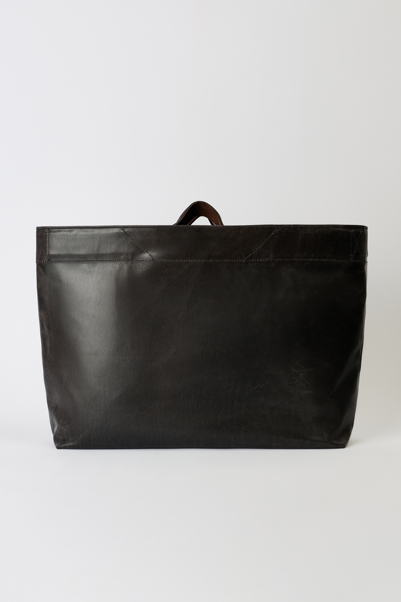 Oblong Tote Worn Black Leather - 3