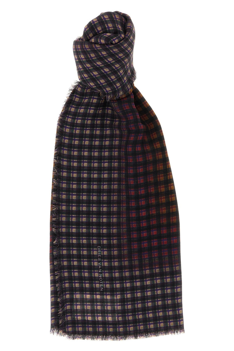 'Folk' Scarf 1
