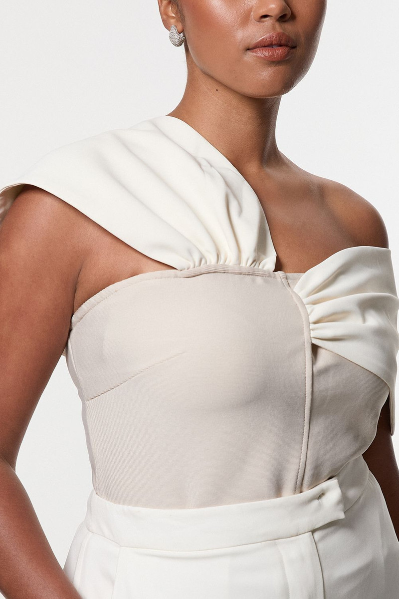 Plus Size Figure Form Bandage Knit Asymmetric Strap Top 2