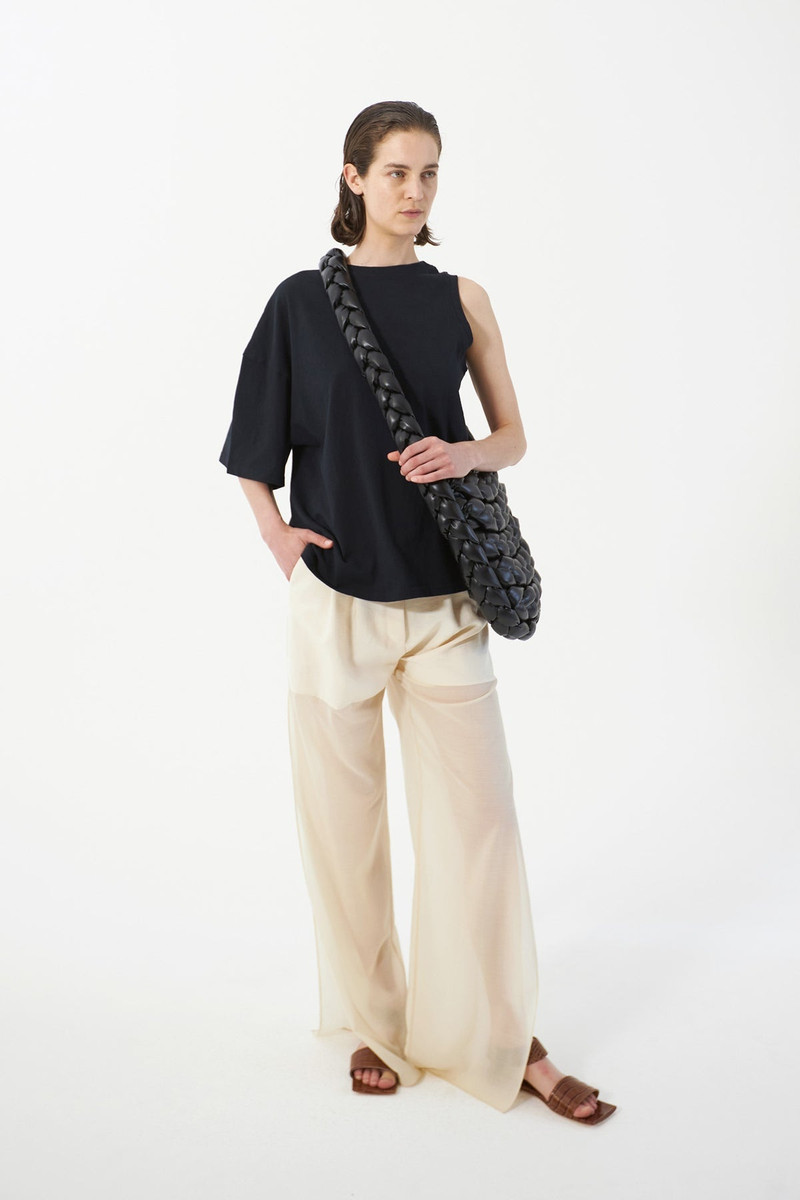 ORGANIC COTTON ONE-SLEEVE T-SHIRT BLACK 1