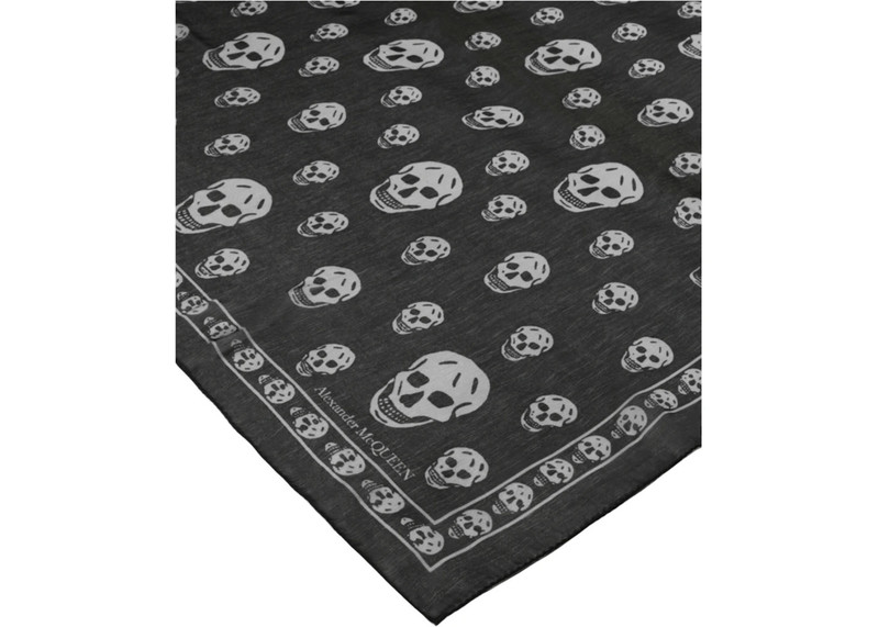 Alexander McQueen Alexander McQueen Skull Print Silk Scarf Black Ivory outlook