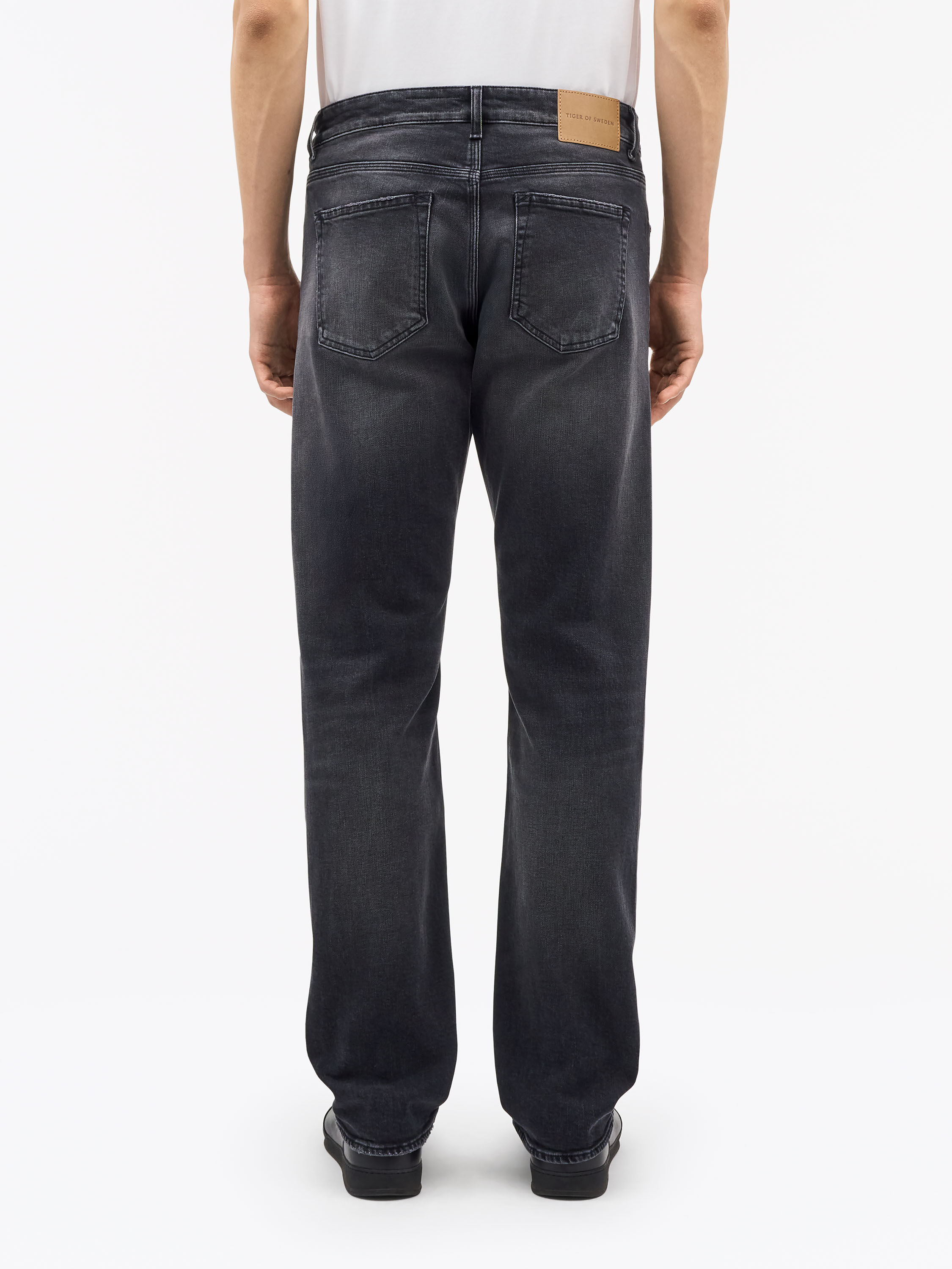Des Slim-Straight Jeans - 5