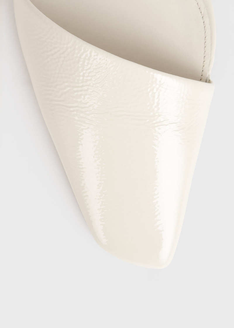 The Asymmetric D'Orsay Flat snow 5