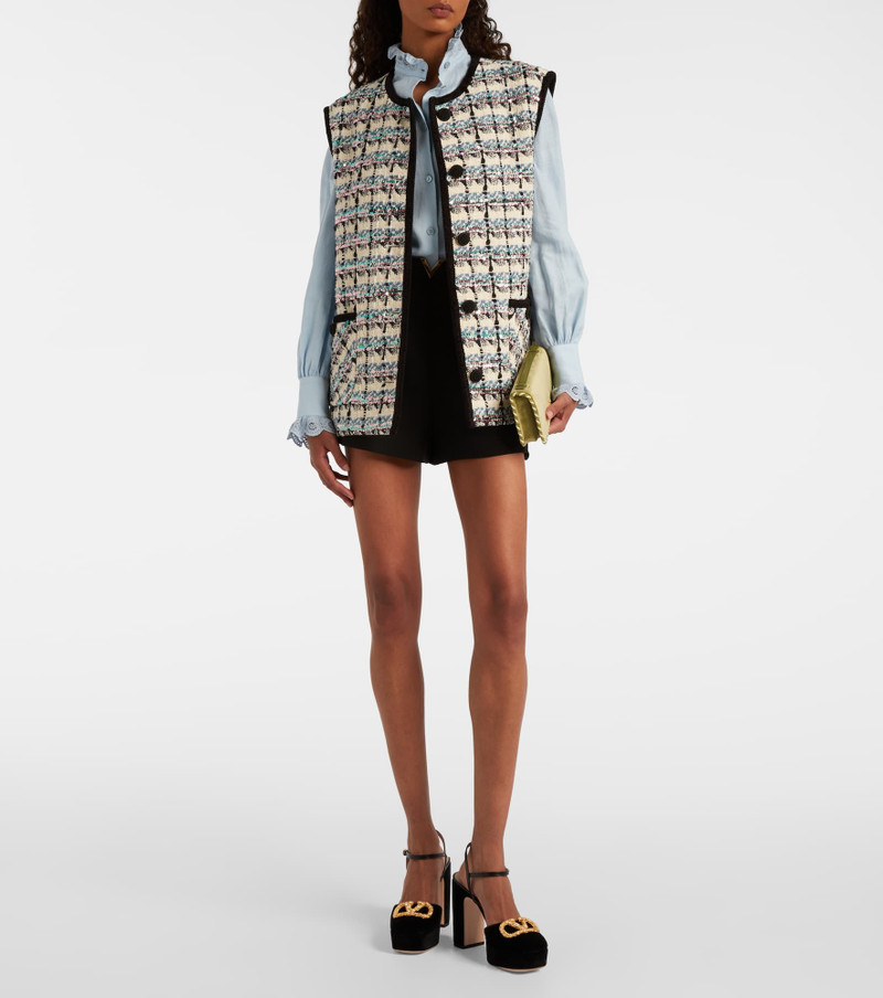 Valentino VLogo velvet wallet on chain outlook