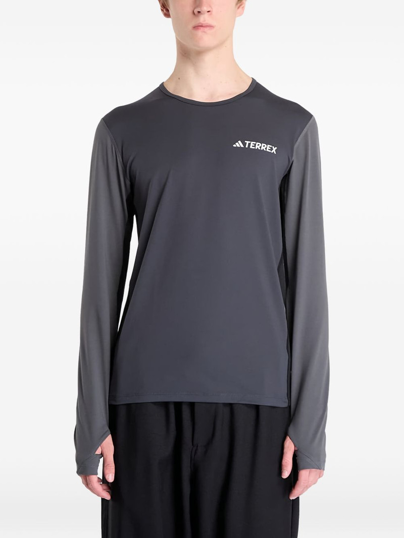 long-sleeve base layer T-shirt 3