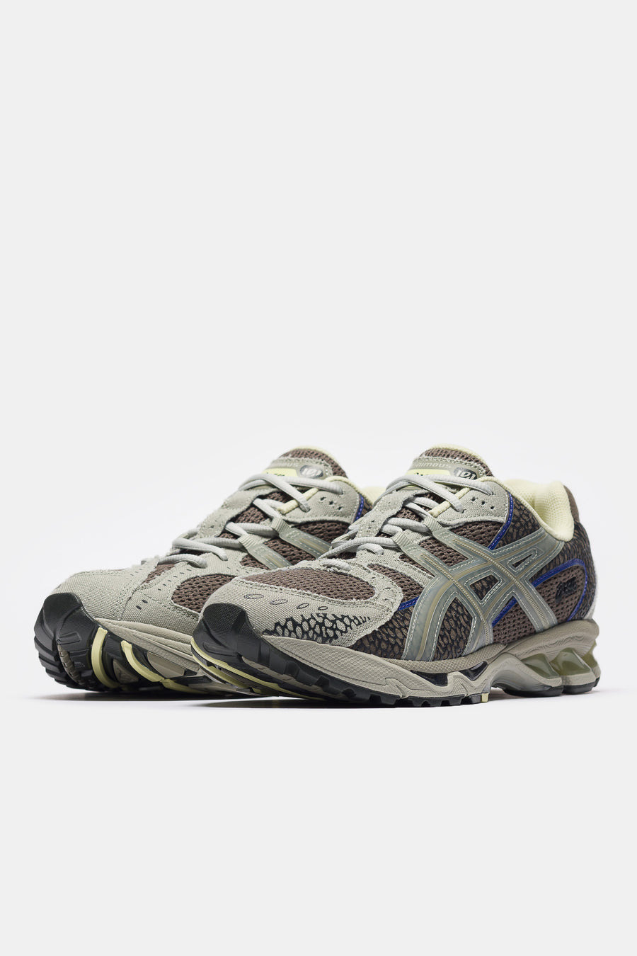 18 East Gel-Nimbus 10.1 Sneaker in Canteen/Abbey Stone - 2