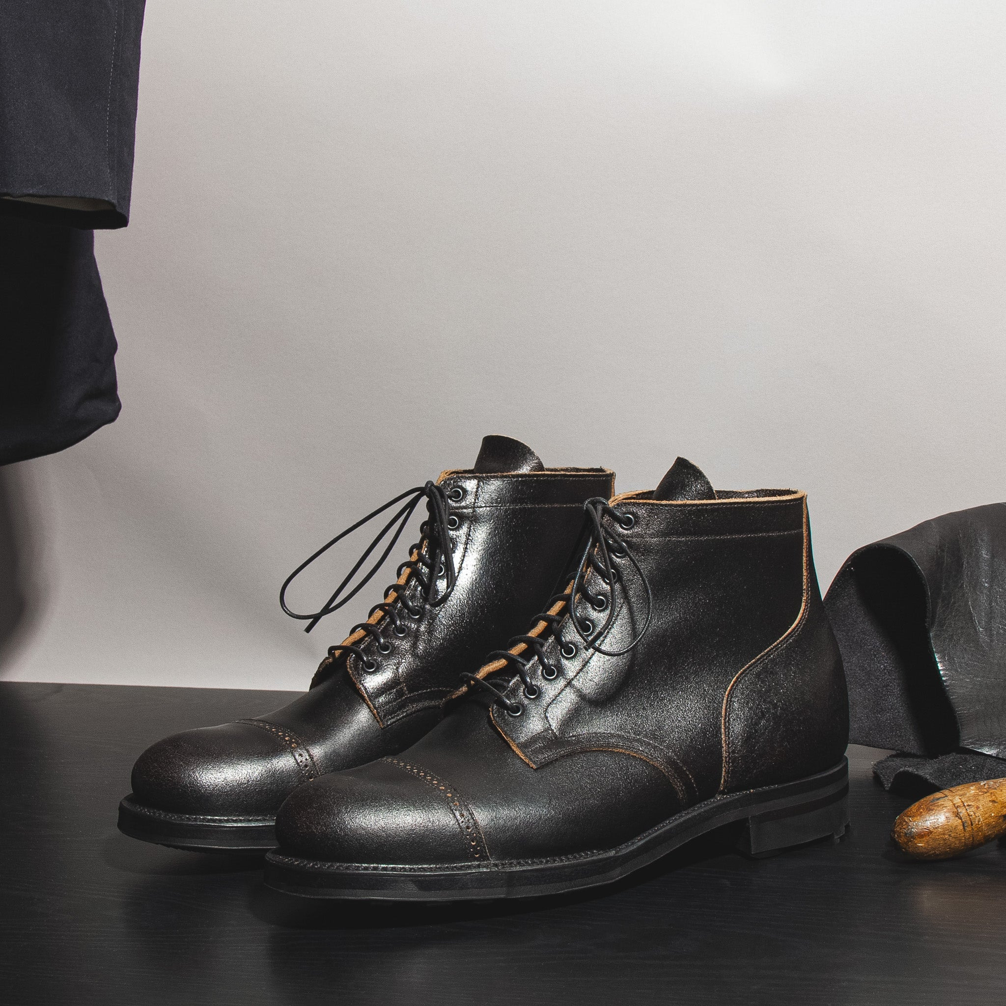 Service Boot® 2030 BCT - Black Waxed Flesh - 2
