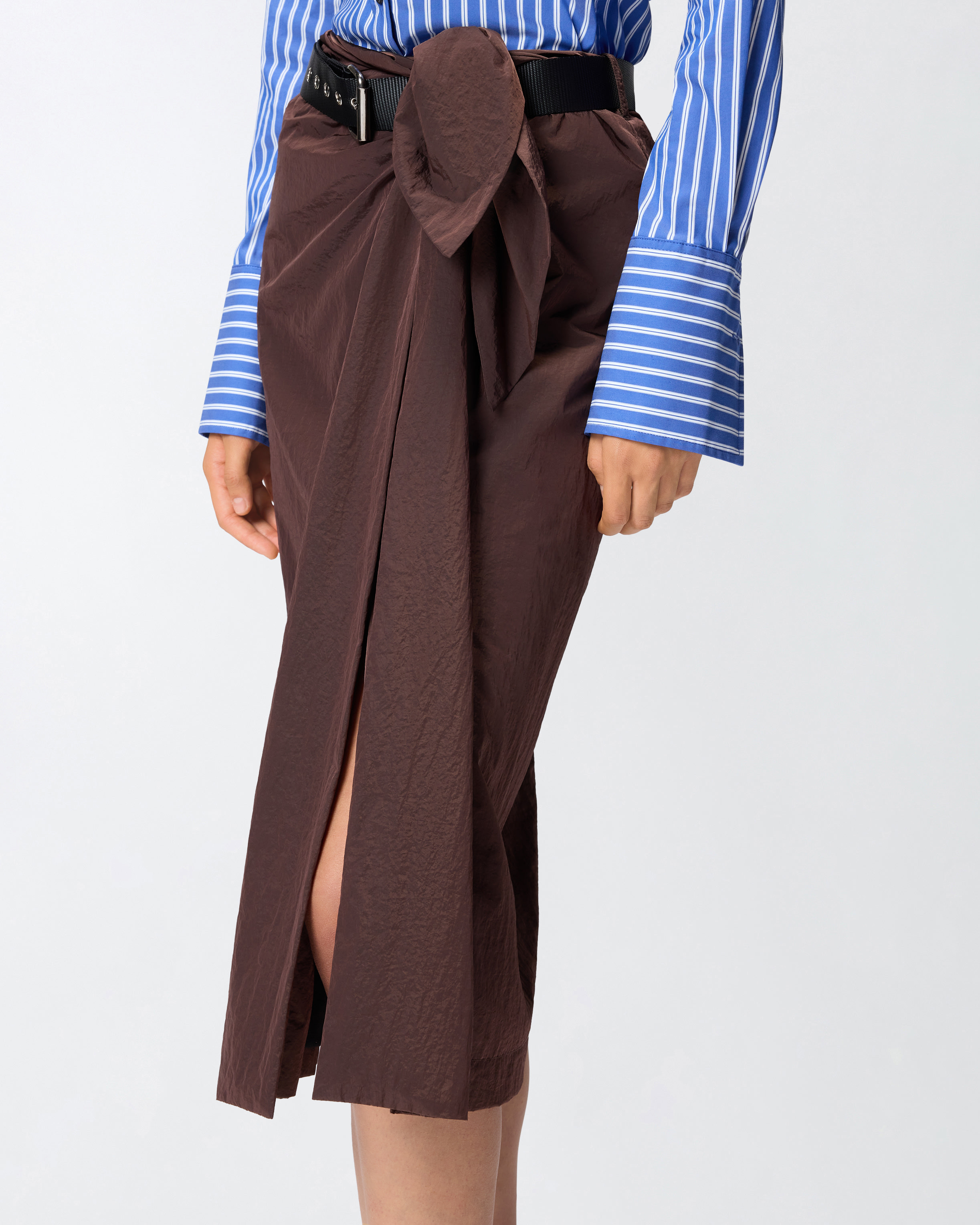 SHORT ASYMMETRICAL SKIRT IN TECHNICAL FABRIC WITH BELT - 5