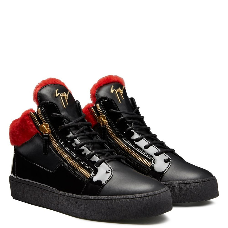 Giuseppe Zanotti Kriss outlook