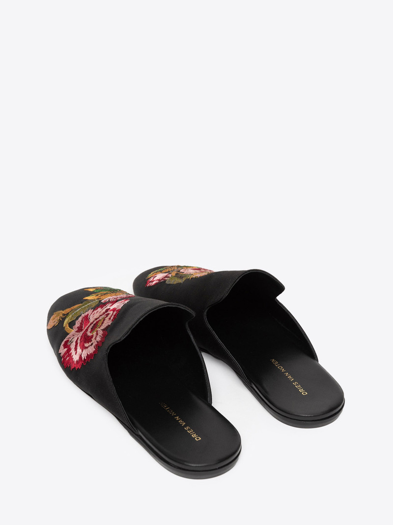 EMBROIDERED MULES 4
