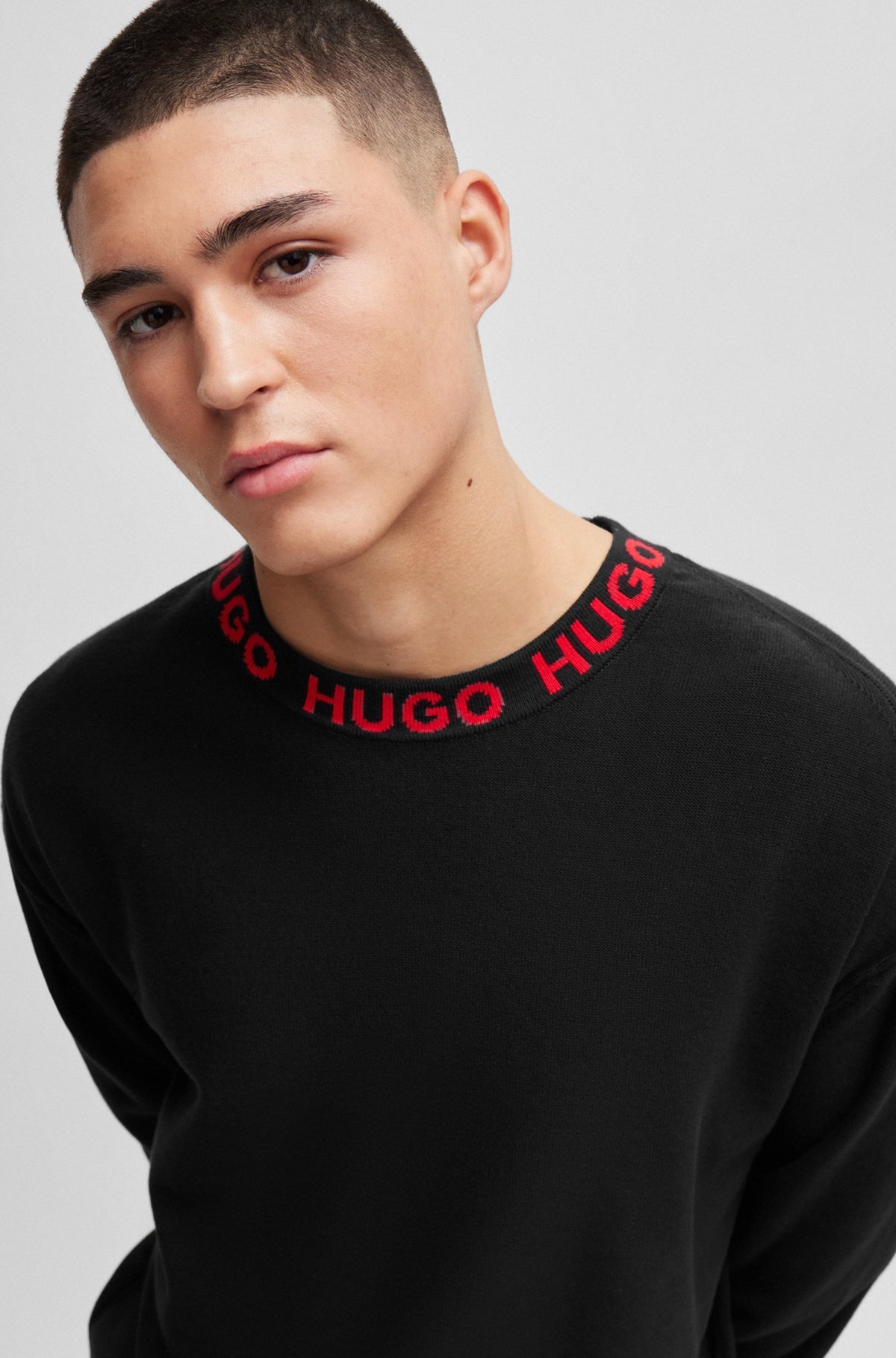 OVERSIZE-FIT SWEATER IN WITH LOGO COLLAR - 3