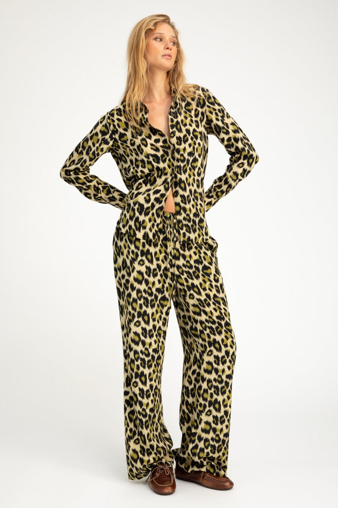 GREEN LEOPARD SILK FITTED BUTTON DOWN - 2