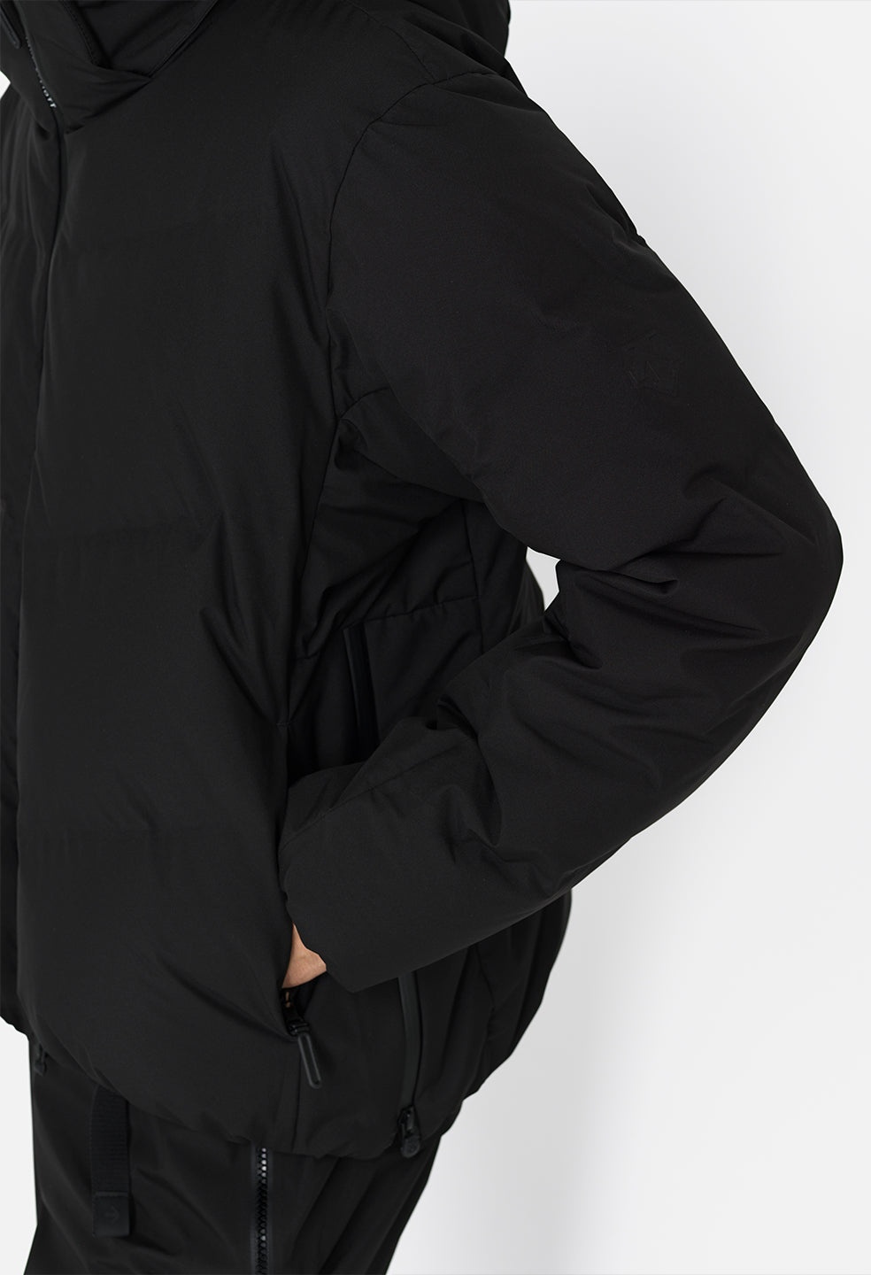 JOHN ELLIOTT X DESCENTE ALLTERRAIN MIZUSAWA DOWN JACKET - 9