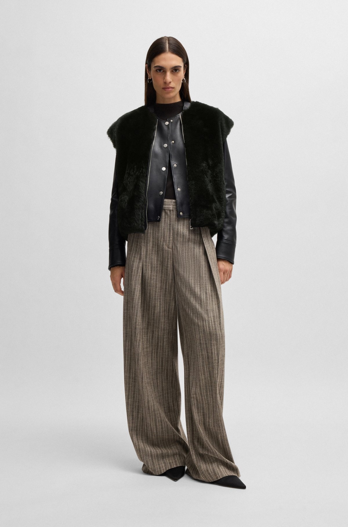 SLEEVELESS SHEARLING JACKET WITH LEATHER TRIMS - 3